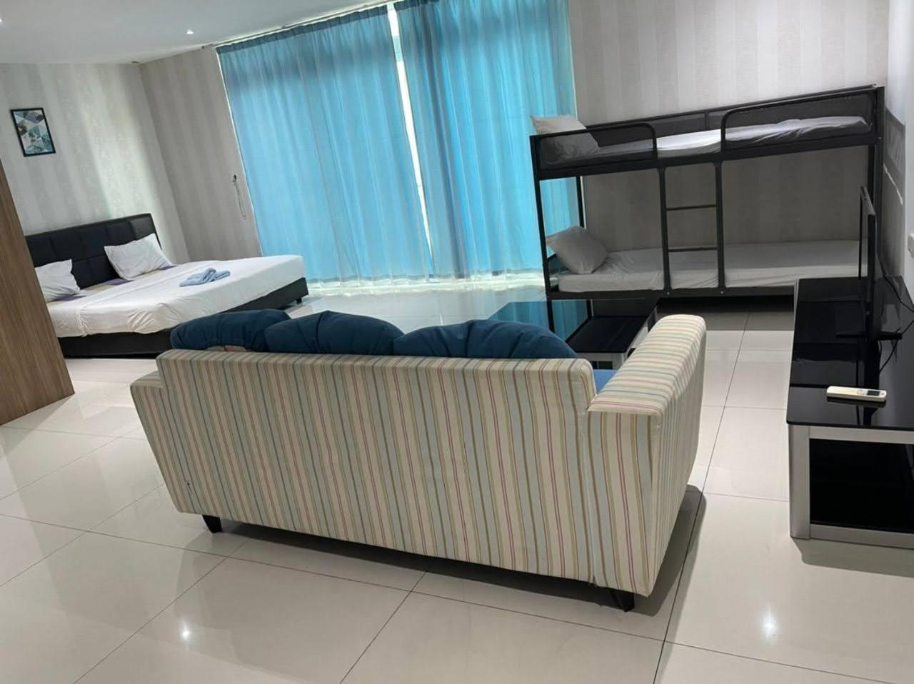 JB City D'Esplanade Shopping mall apartment