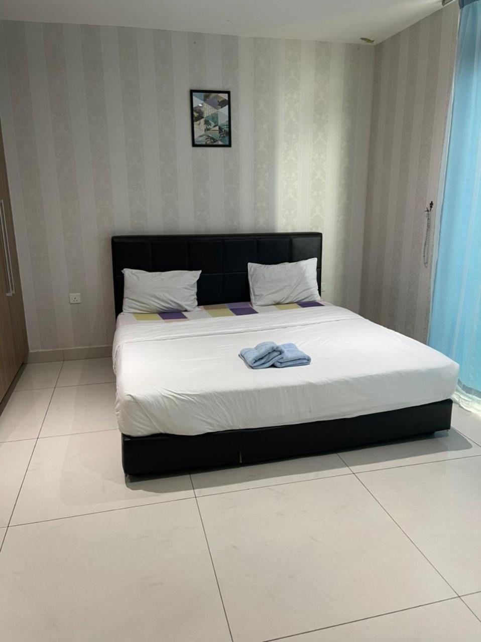 JB City D'Esplanade Shopping mall apartment