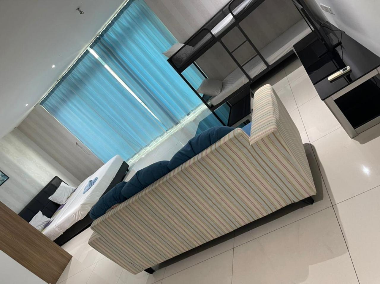 JB City D'Esplanade Shopping mall apartment