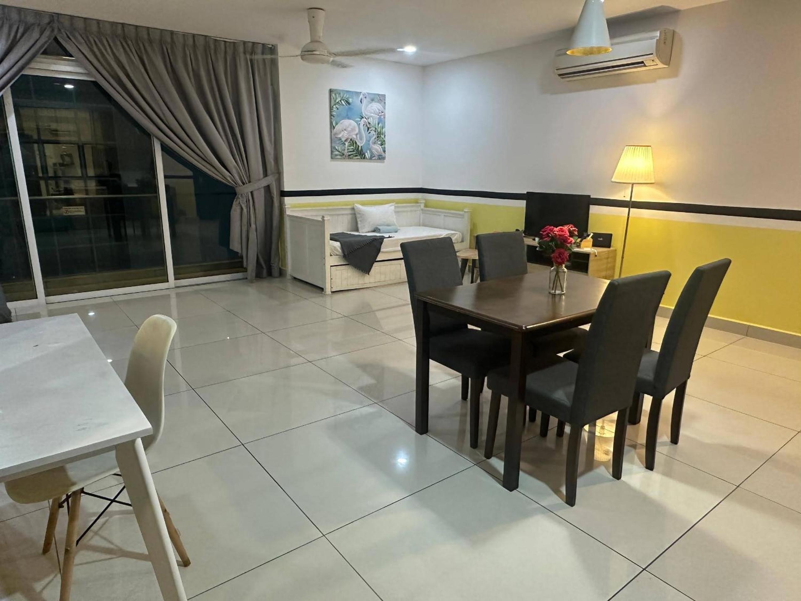 JB City D'Esplanade Shopping mall apartment