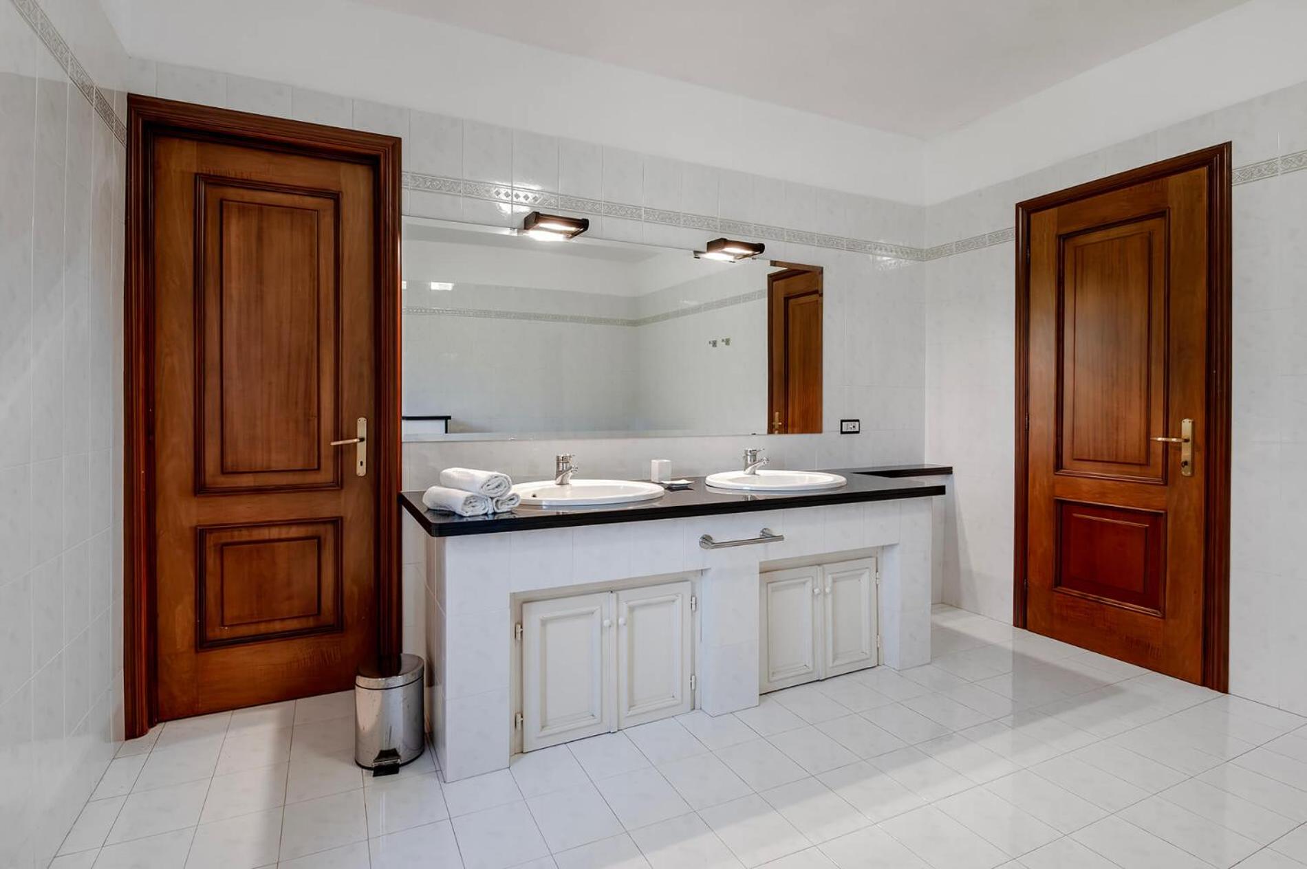 Villa Valleggia with pool