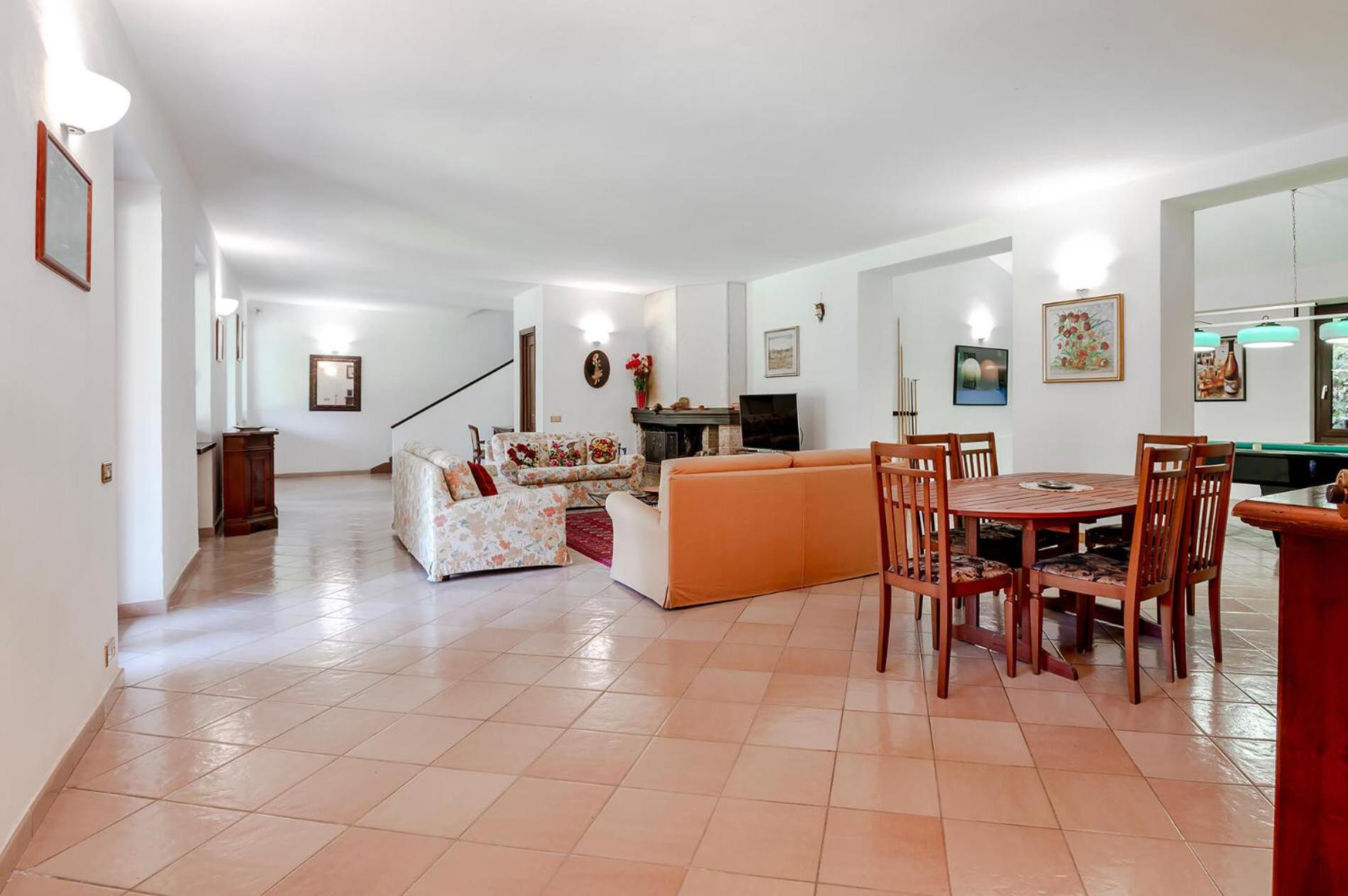 Villa Valleggia with pool