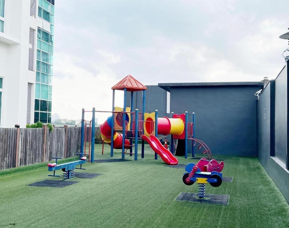 JB City D'Esplanade Shopping mall apartment