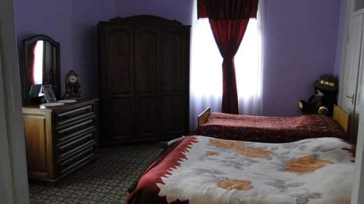 Zukas GUEST HOUSE view 3