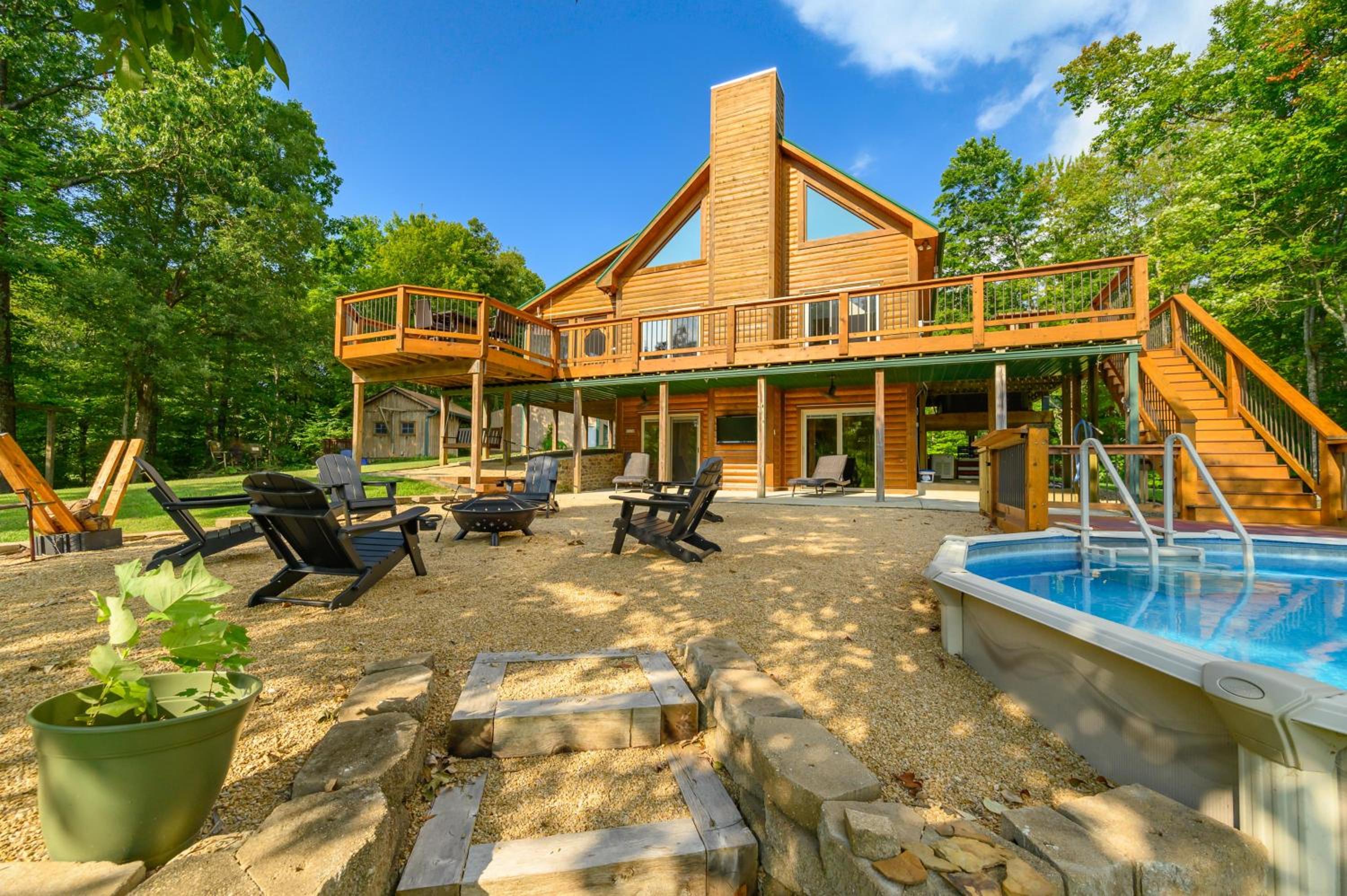 Seymour Vacations - 9 Oaks Log Cabin Of Brown County - Property Image 1