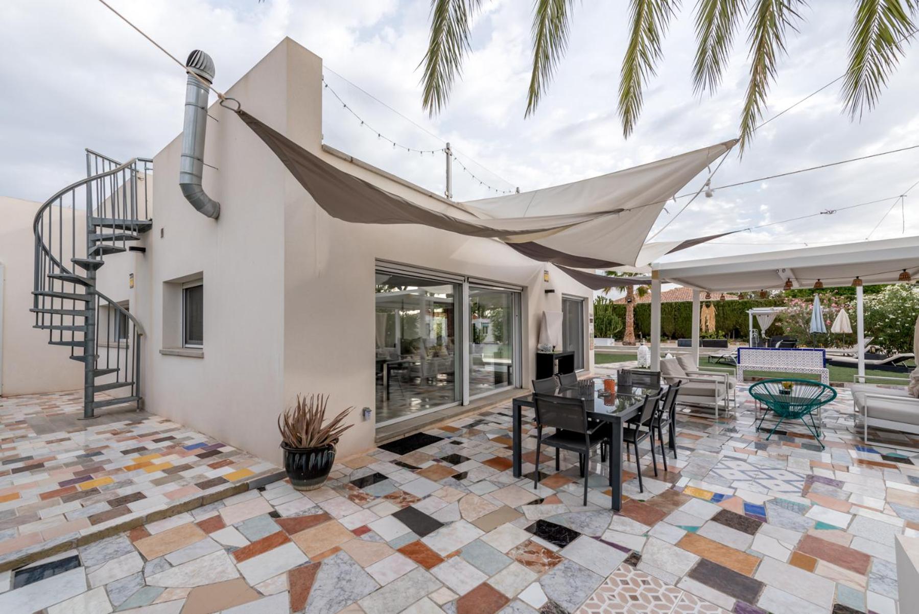 Villa de rêve proche plage avec solarium rooftop