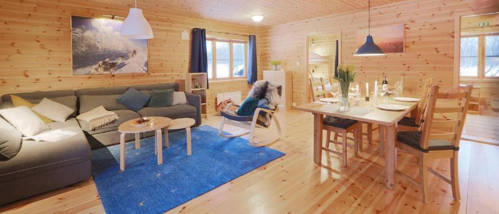 Cabin Huskyfarm Innset view 5