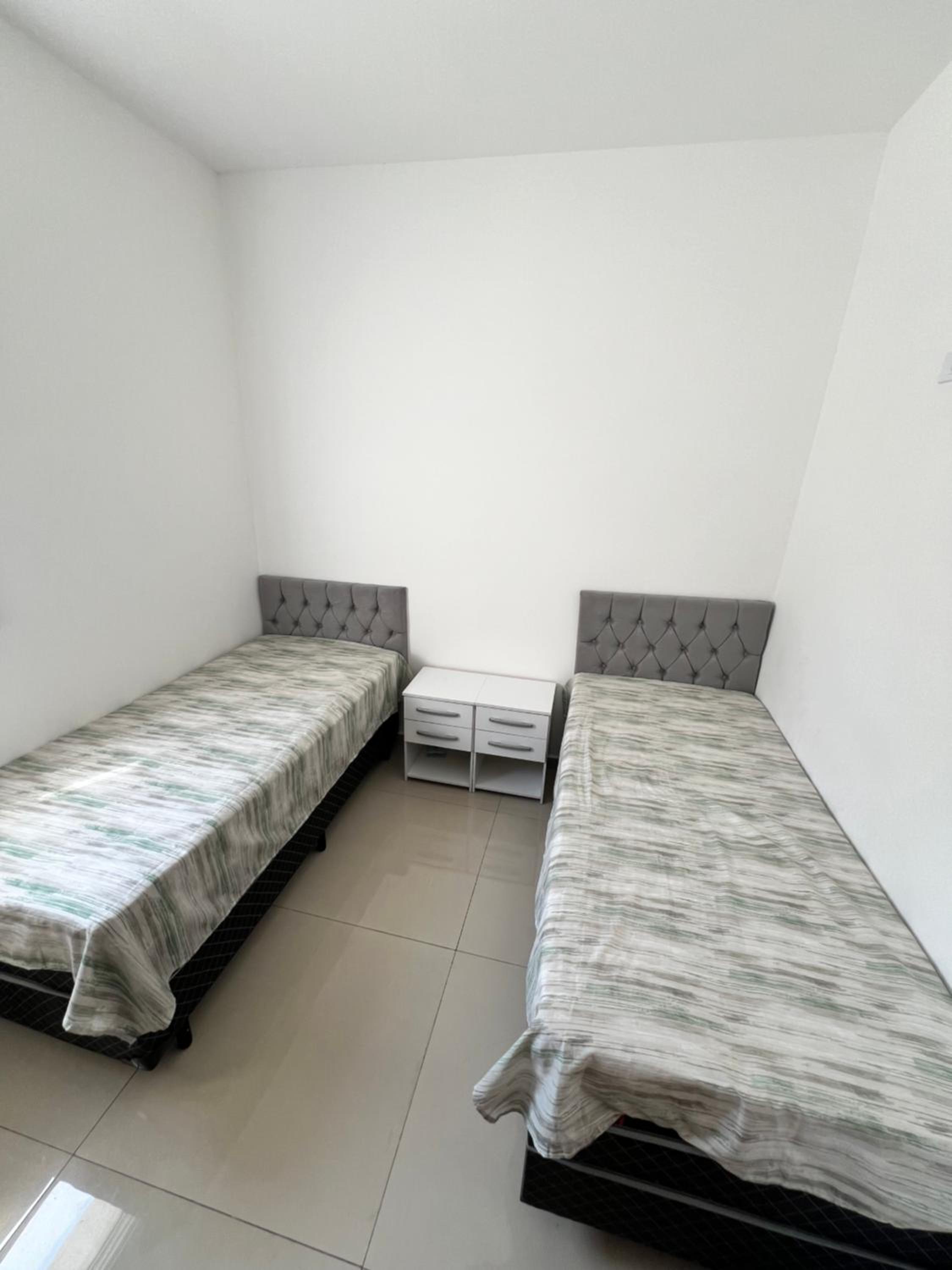 Piscina Aquecida Quartos com Ar cond 700m Praia