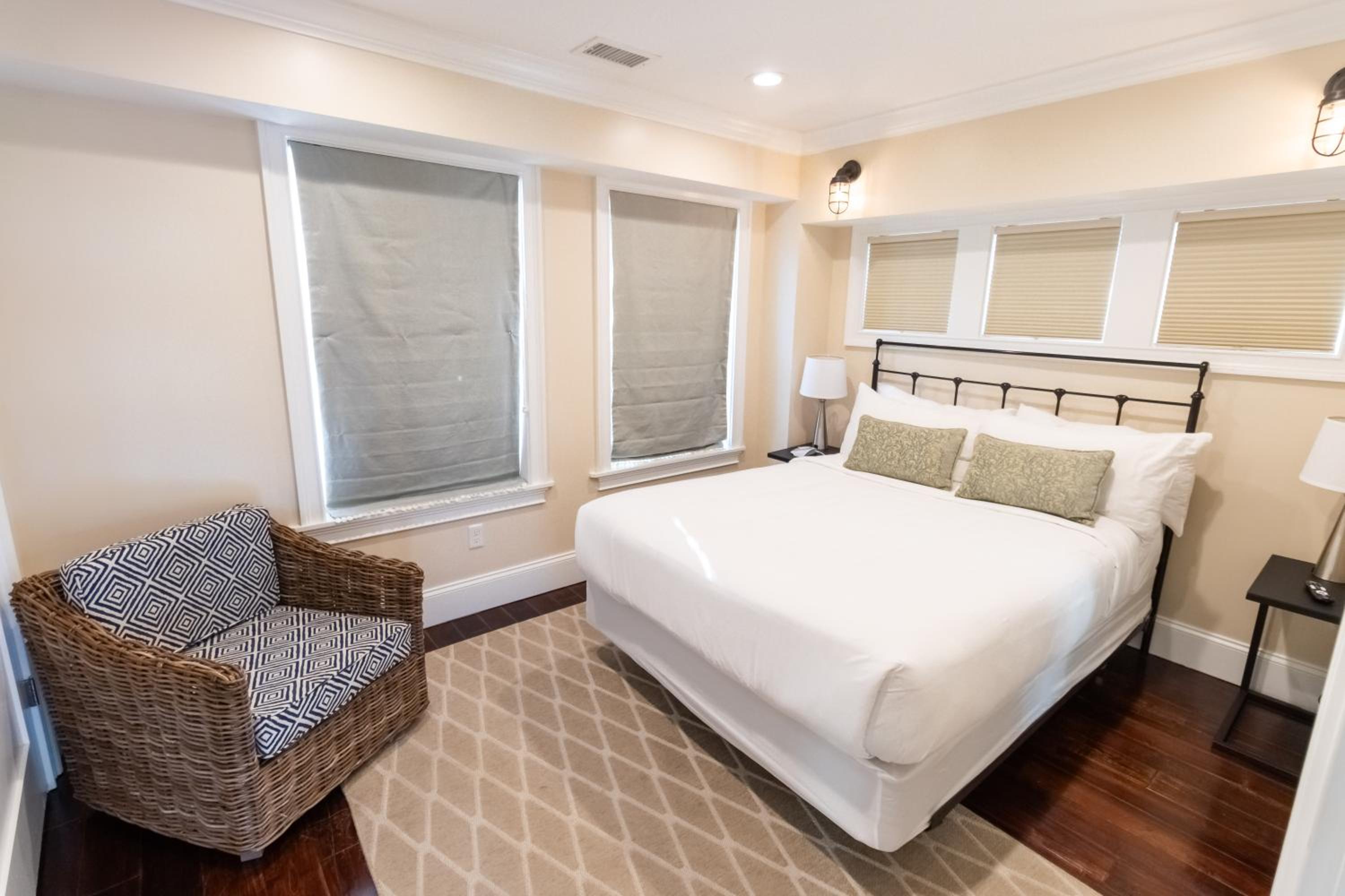 The Newport Lofts - 543 Thames Street