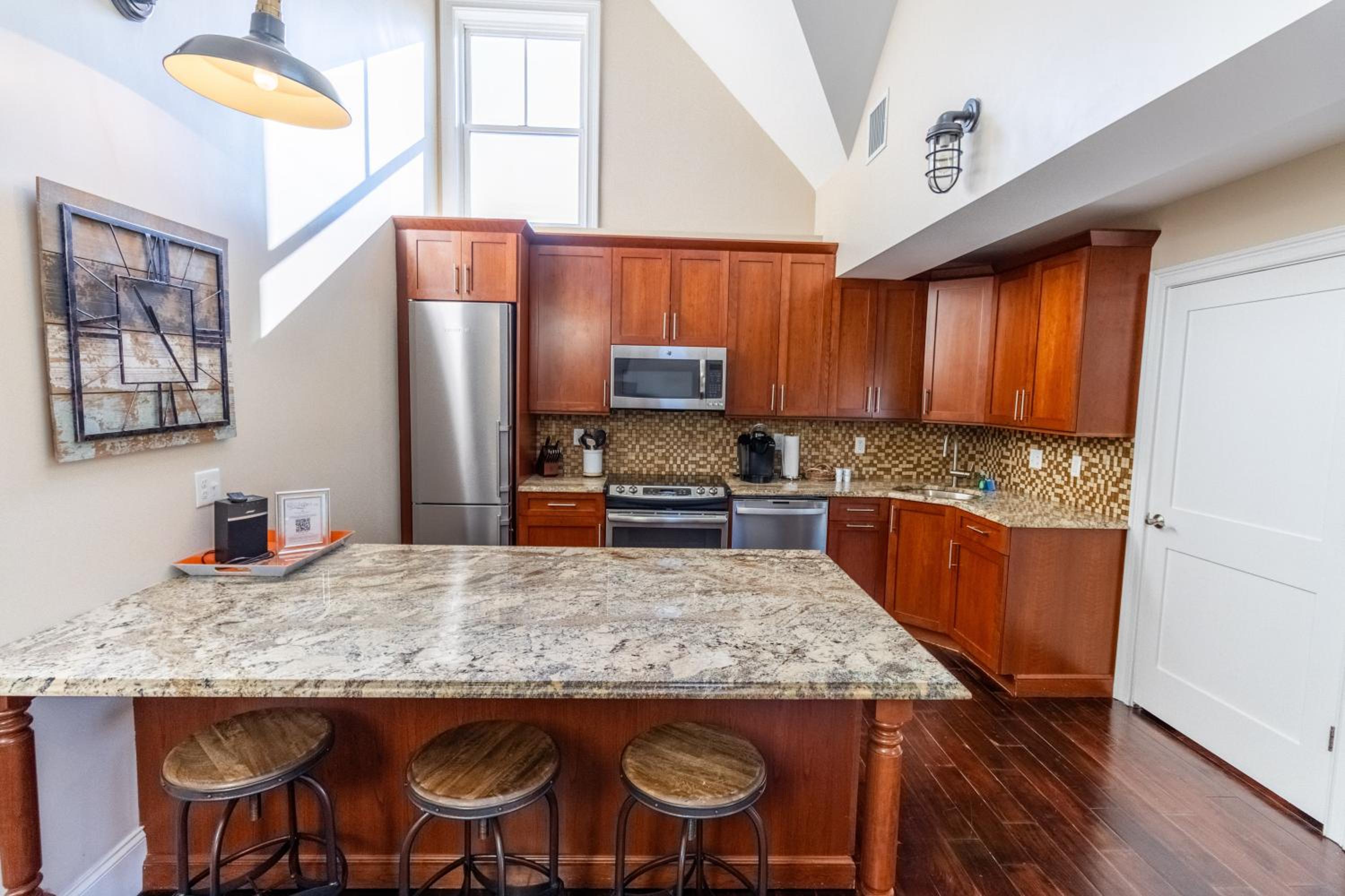 The Newport Lofts - 543 Thames Street