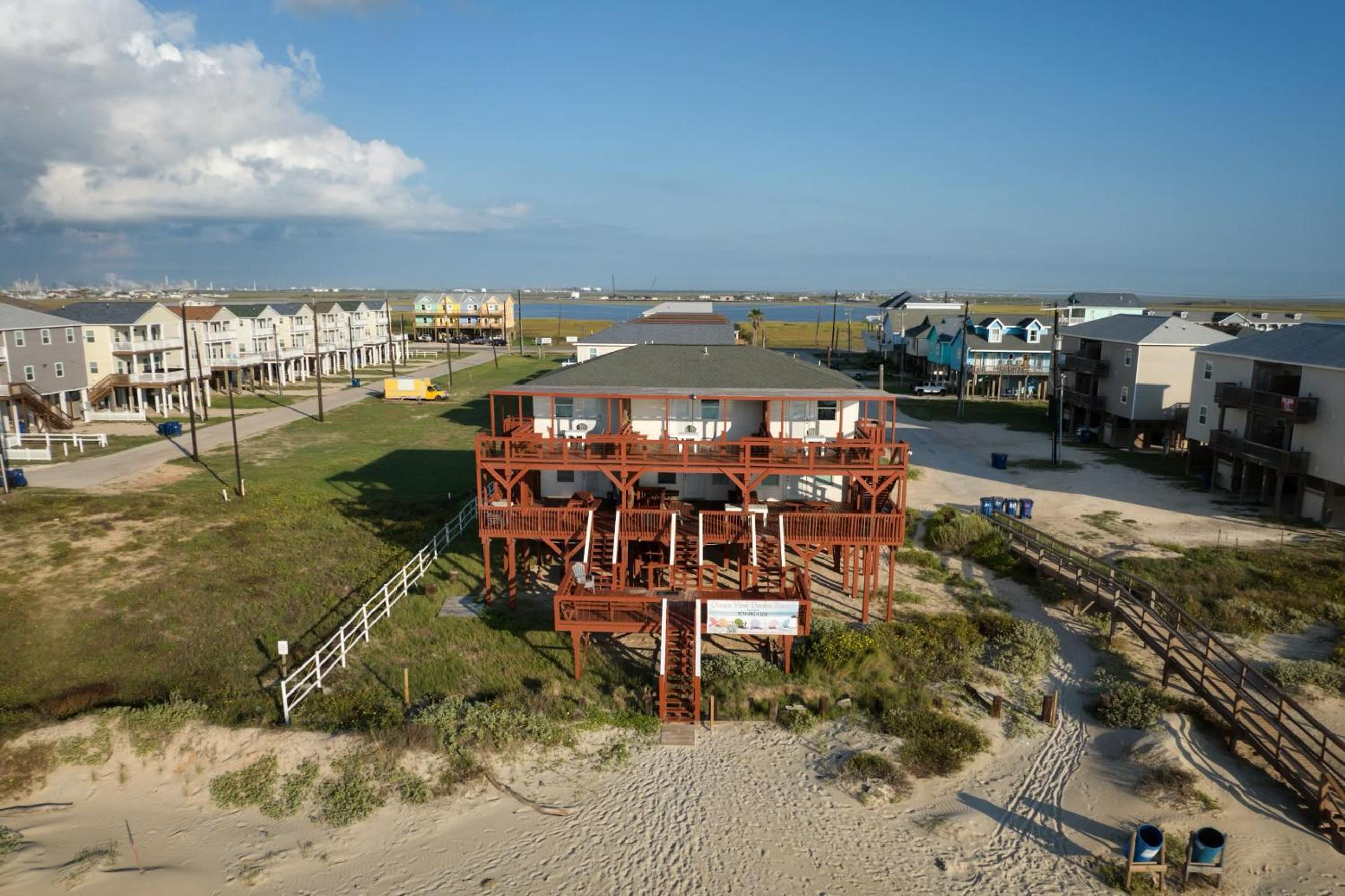 Unobstructed Oceanfront SEAGULL Unit 3 Beach Pad! view 3
