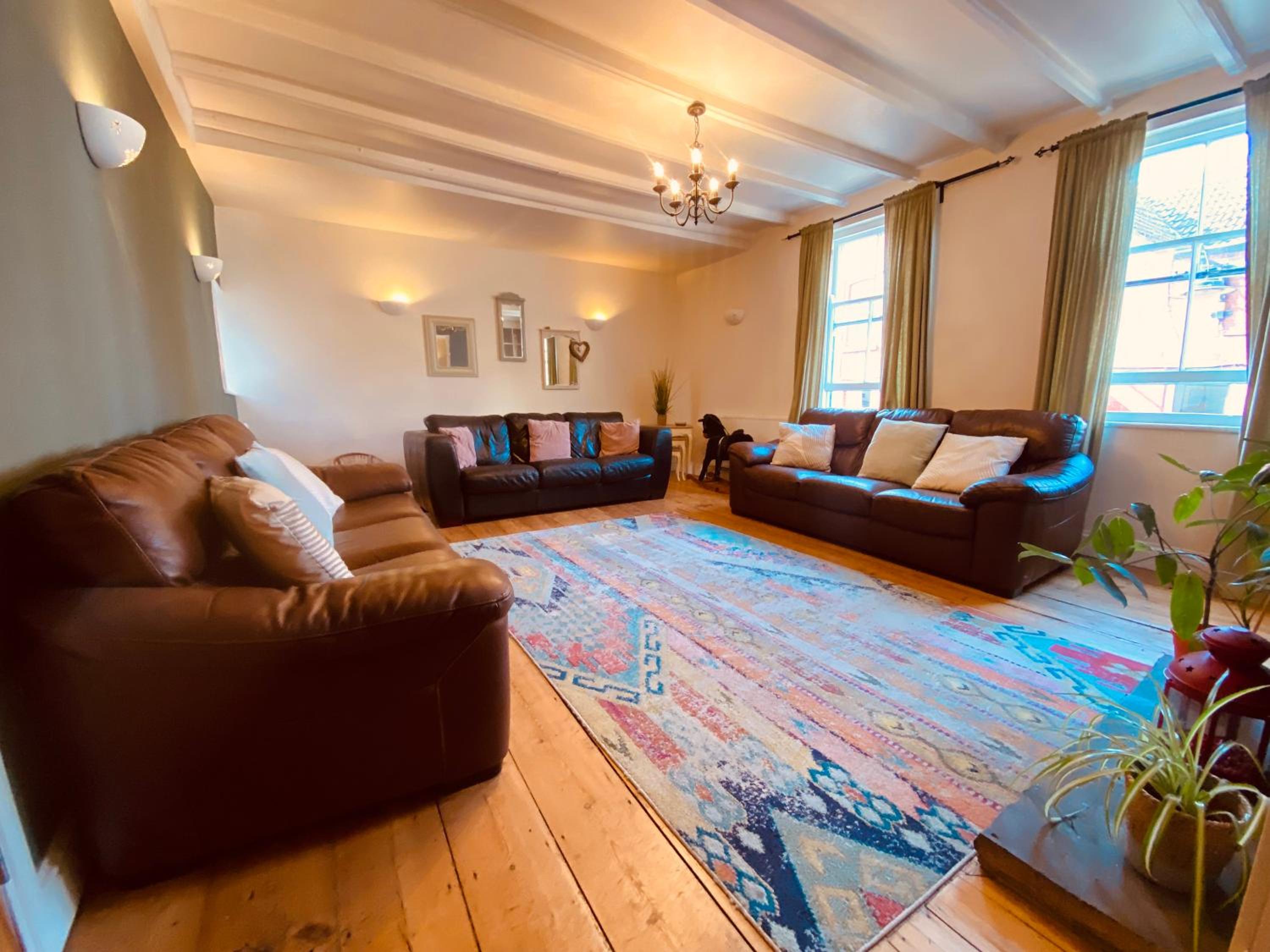 Hotel Sanders Yard - Image 1