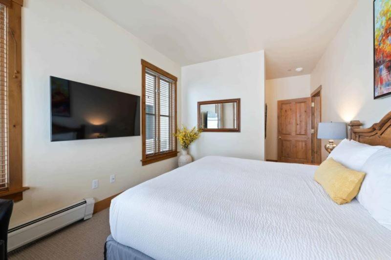 Villa Montane 110 by East West Hospitality view 2