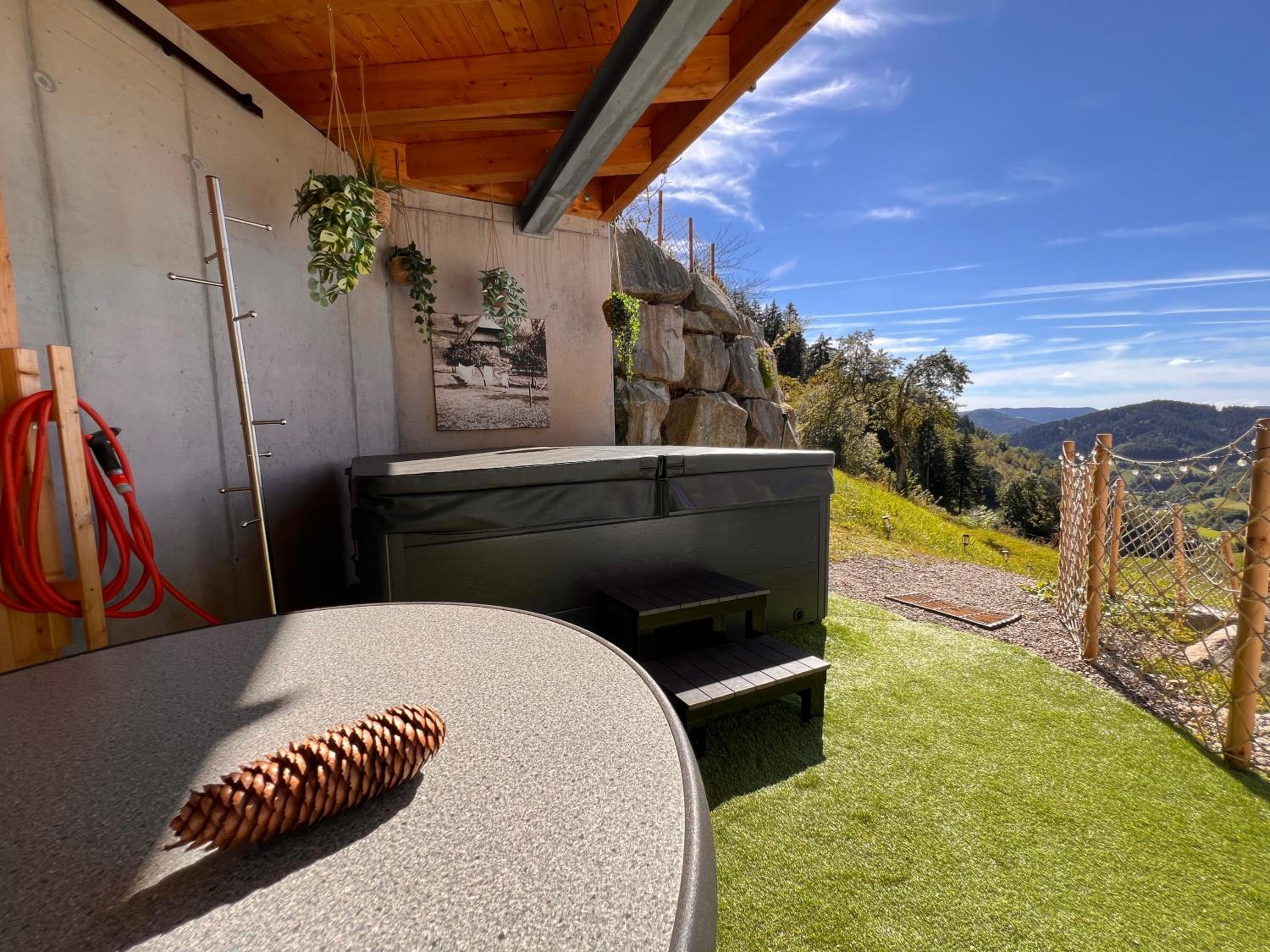 FeWo mit Whirlpool, Infrarot-Sauna & Schwarzwaldblick