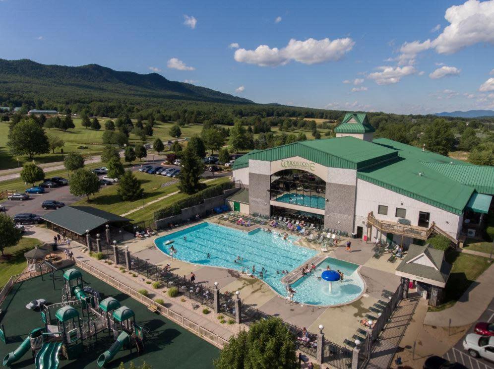 Hotel Mountain Whispers - Image 1