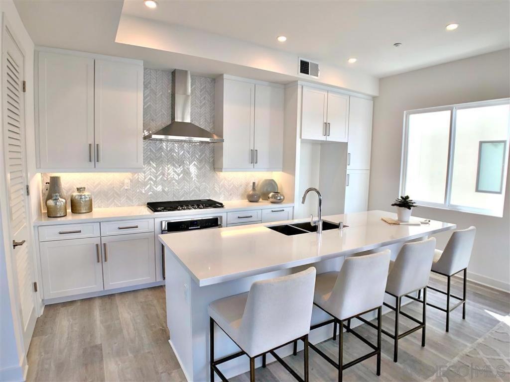 Upscale Modern Townhouse at Balboa Park view 5