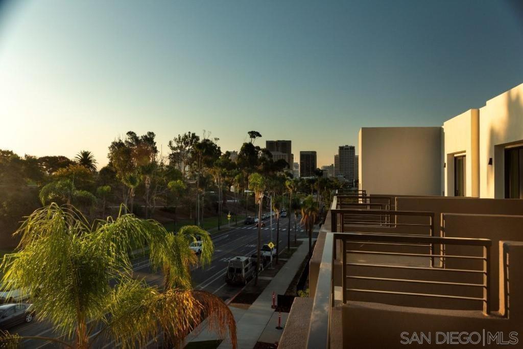 Upscale Modern Townhouse at Balboa Park view 2