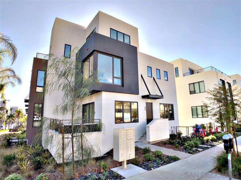 Upscale Modern Townhouse at Balboa Park view 4