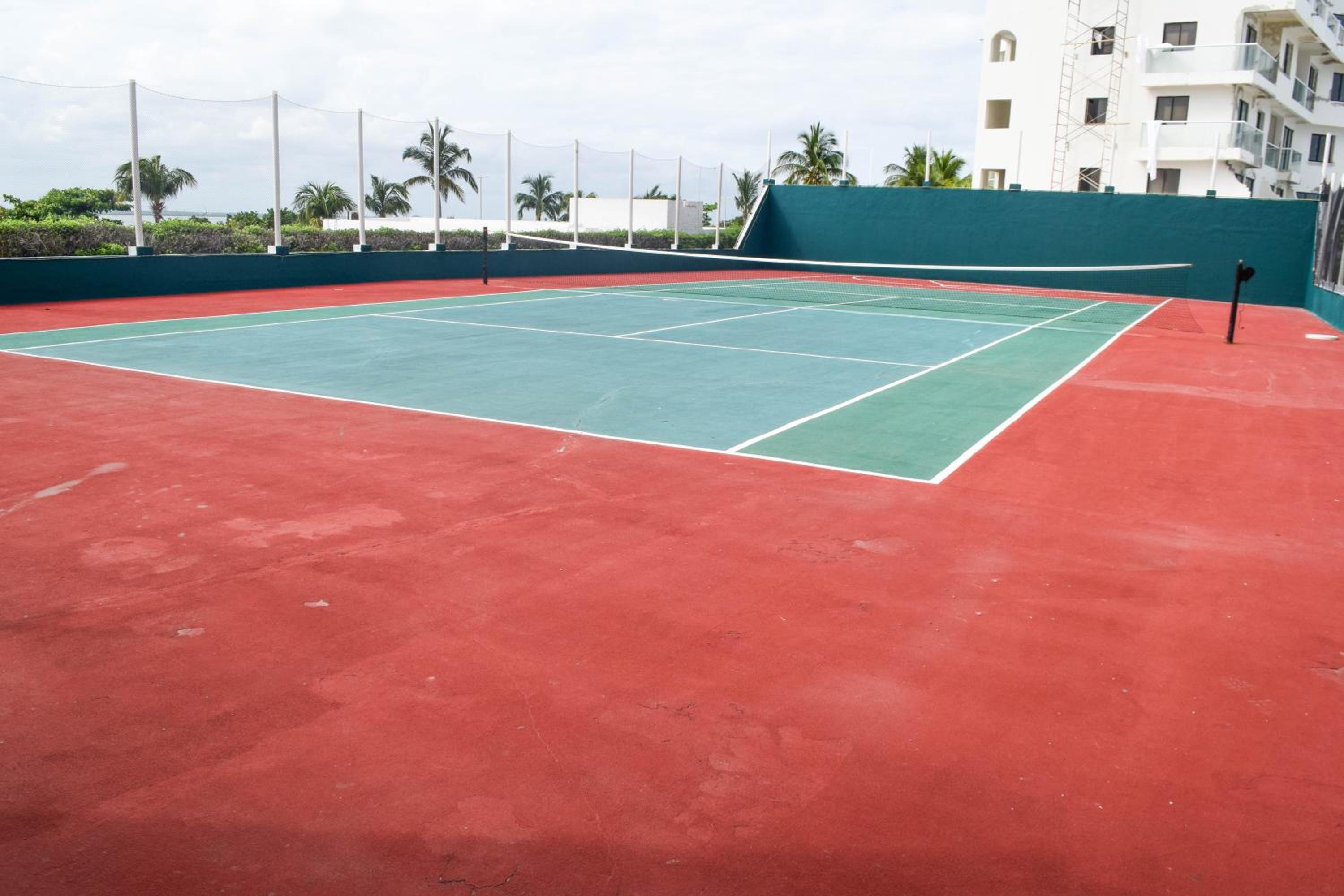 New studio at the Beach, pool, gym, spa 2D