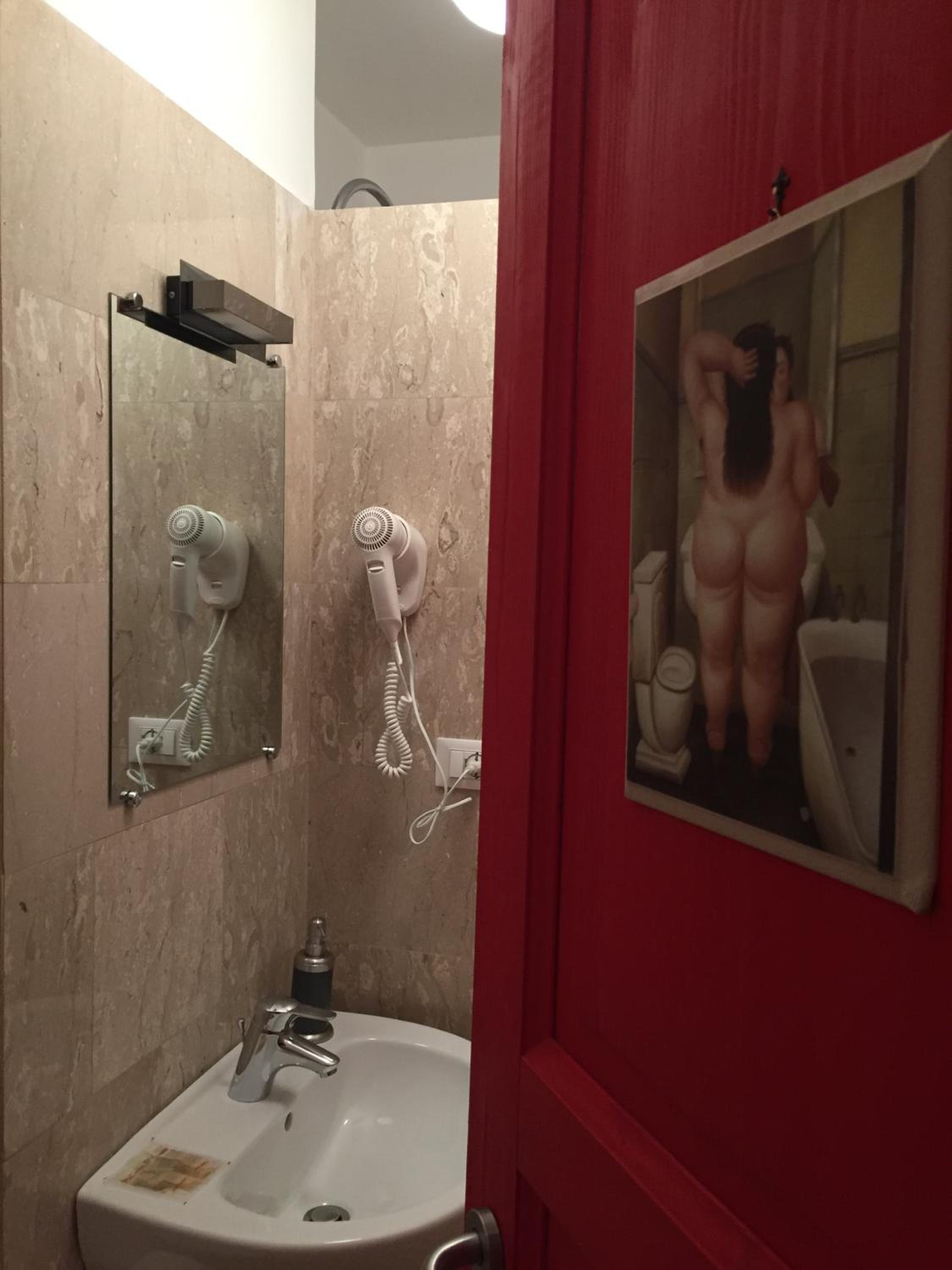 Roma Art Rooms