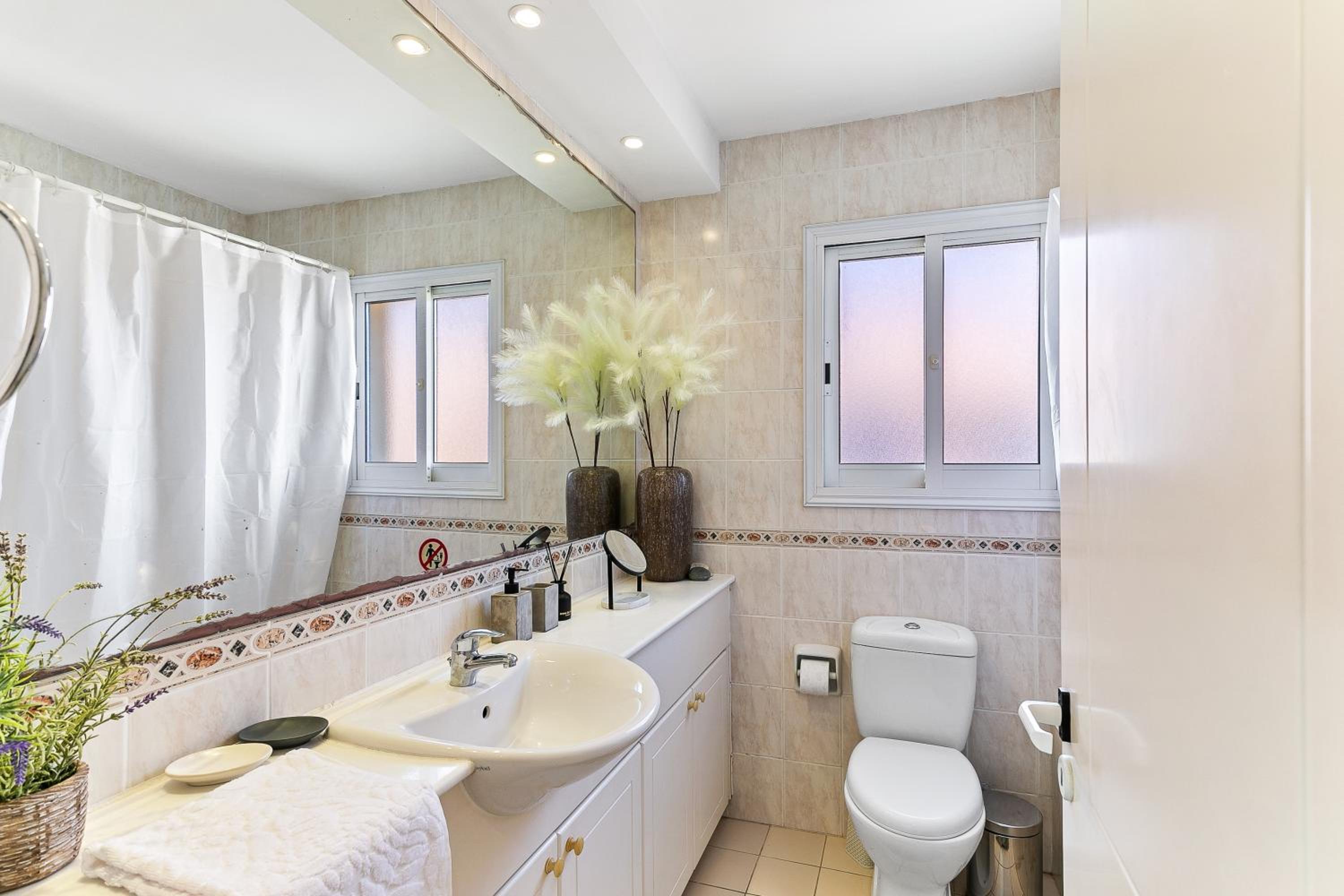 Limnaria Gardens Beautiful Apartment by VICHY Holidays