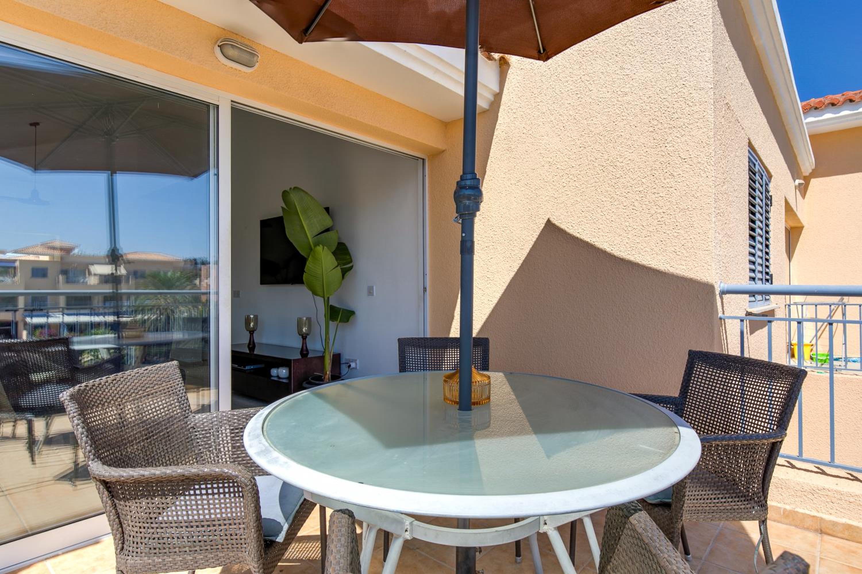 Limnaria Gardens Beautiful Apartment by VICHY Holidays