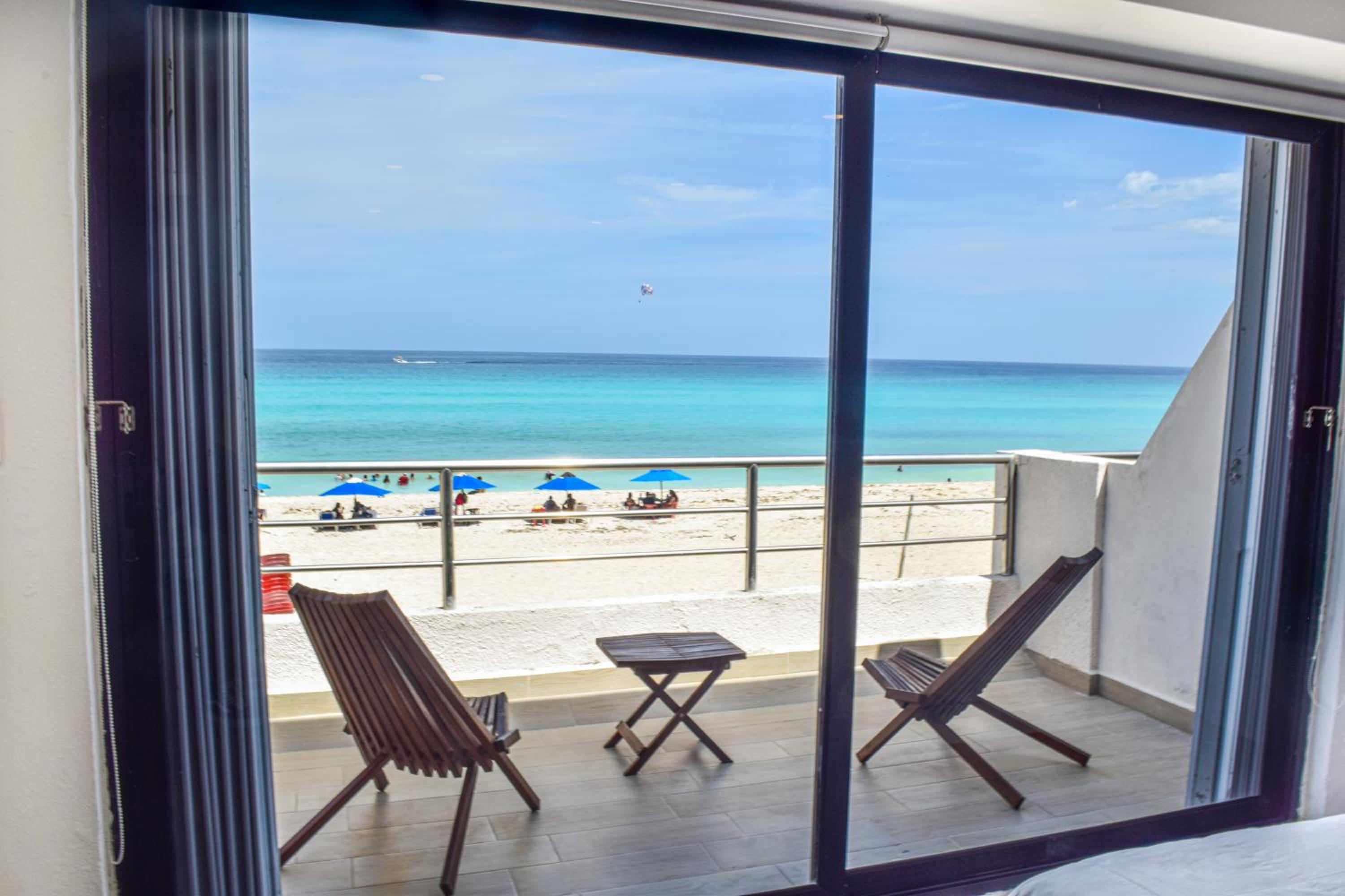 Beachfront apartment Marlin Villa 107