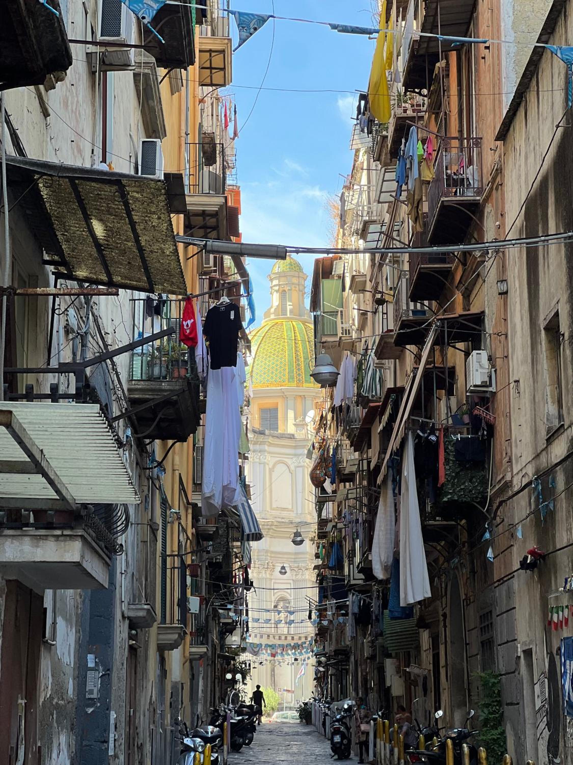 Napoli centro madame Naples con terrazzo e vista giardino