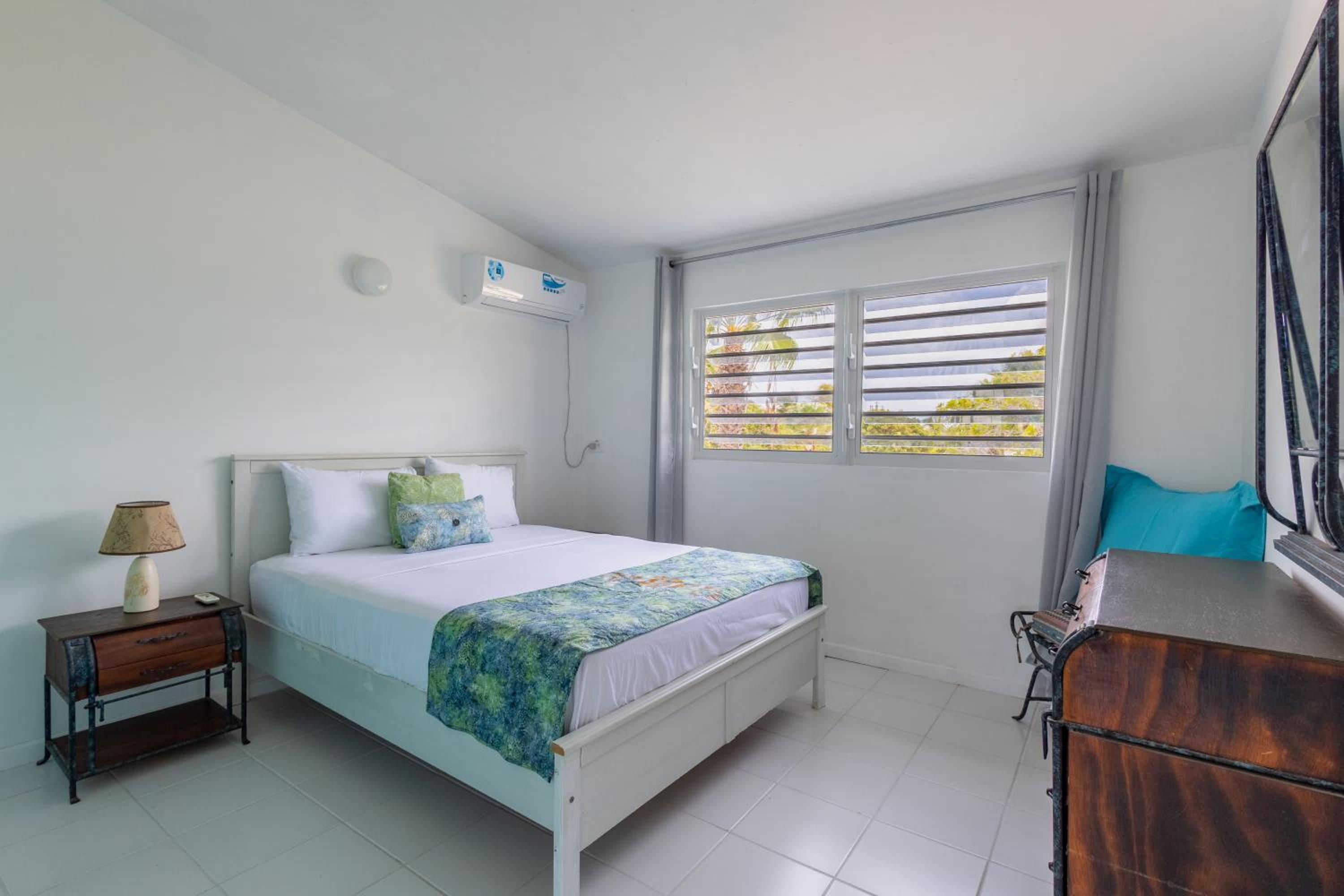 Lighthouse Beach Resort with Ocean View