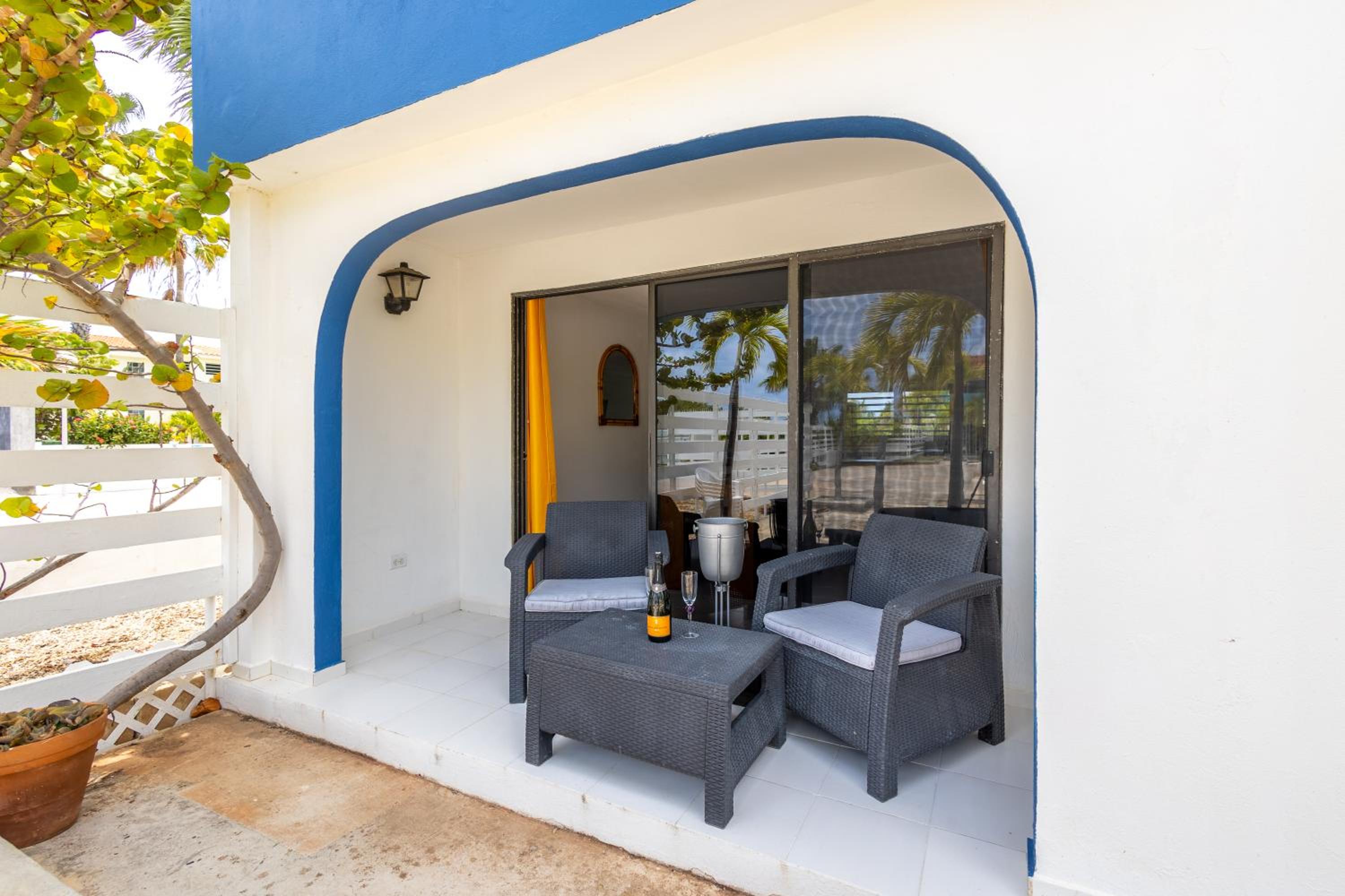 Lighthouse Beach Resort with Ocean View