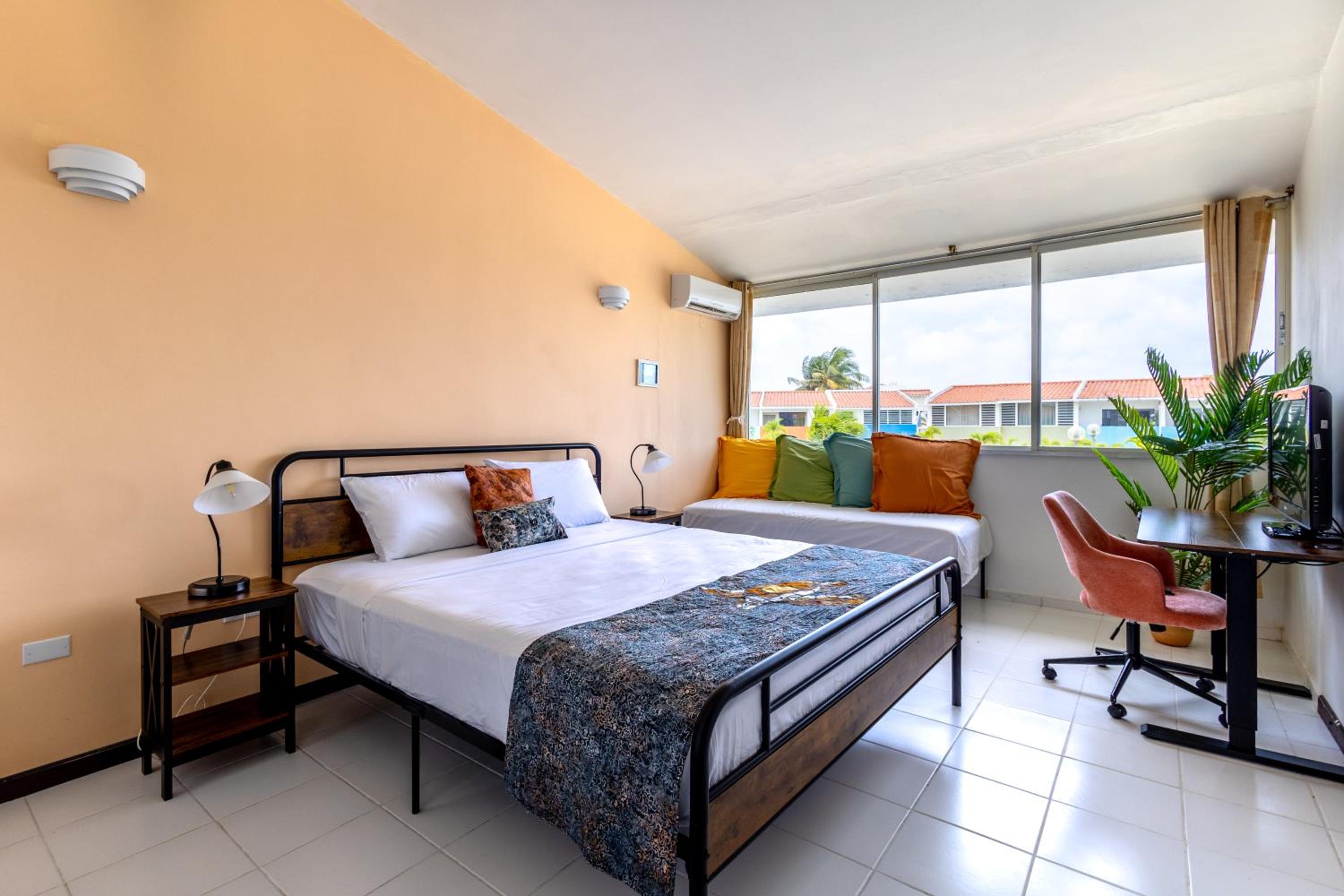Lighthouse Beach Resort with Ocean View