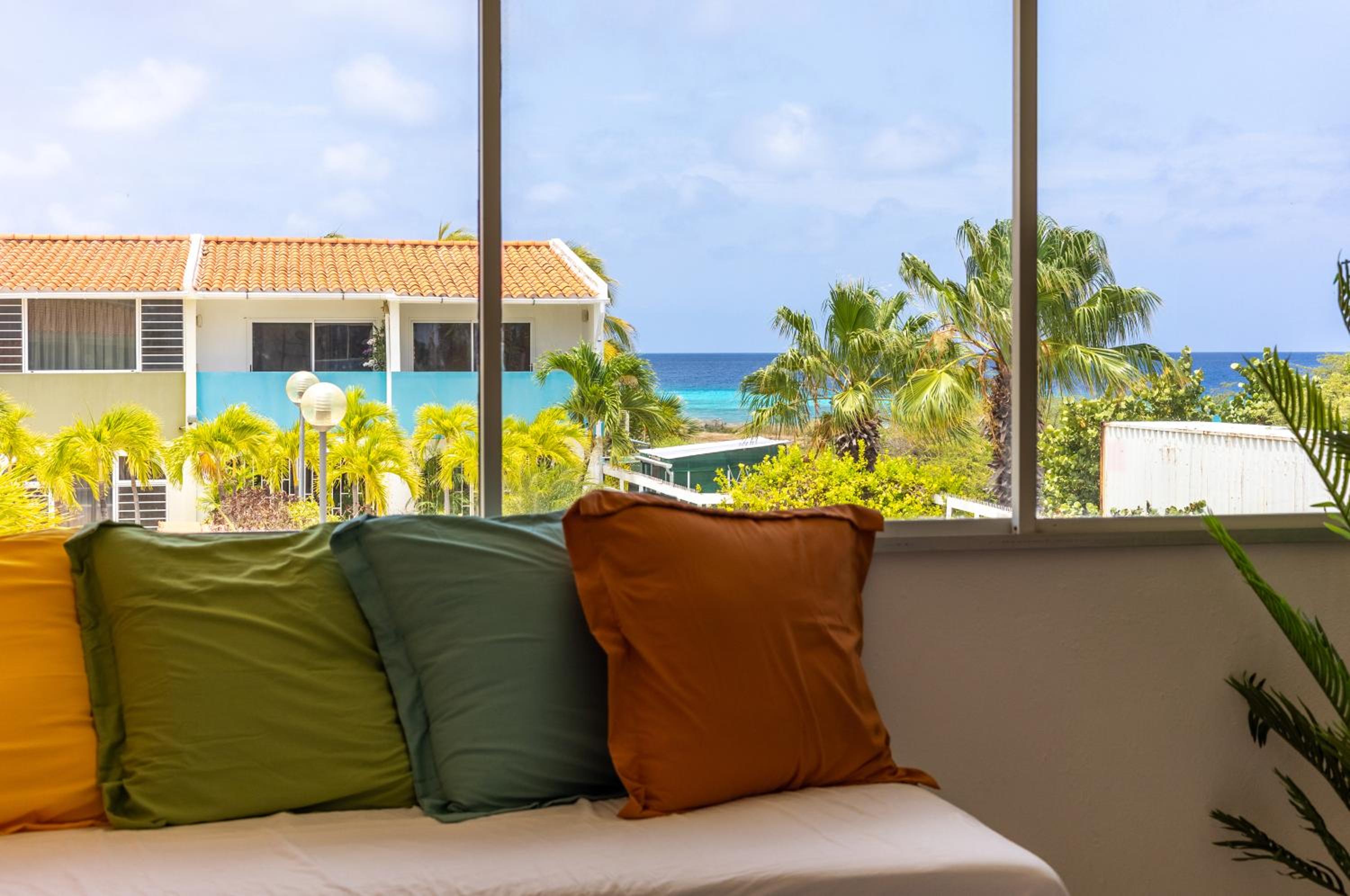 Lighthouse Beach Resort with Ocean View