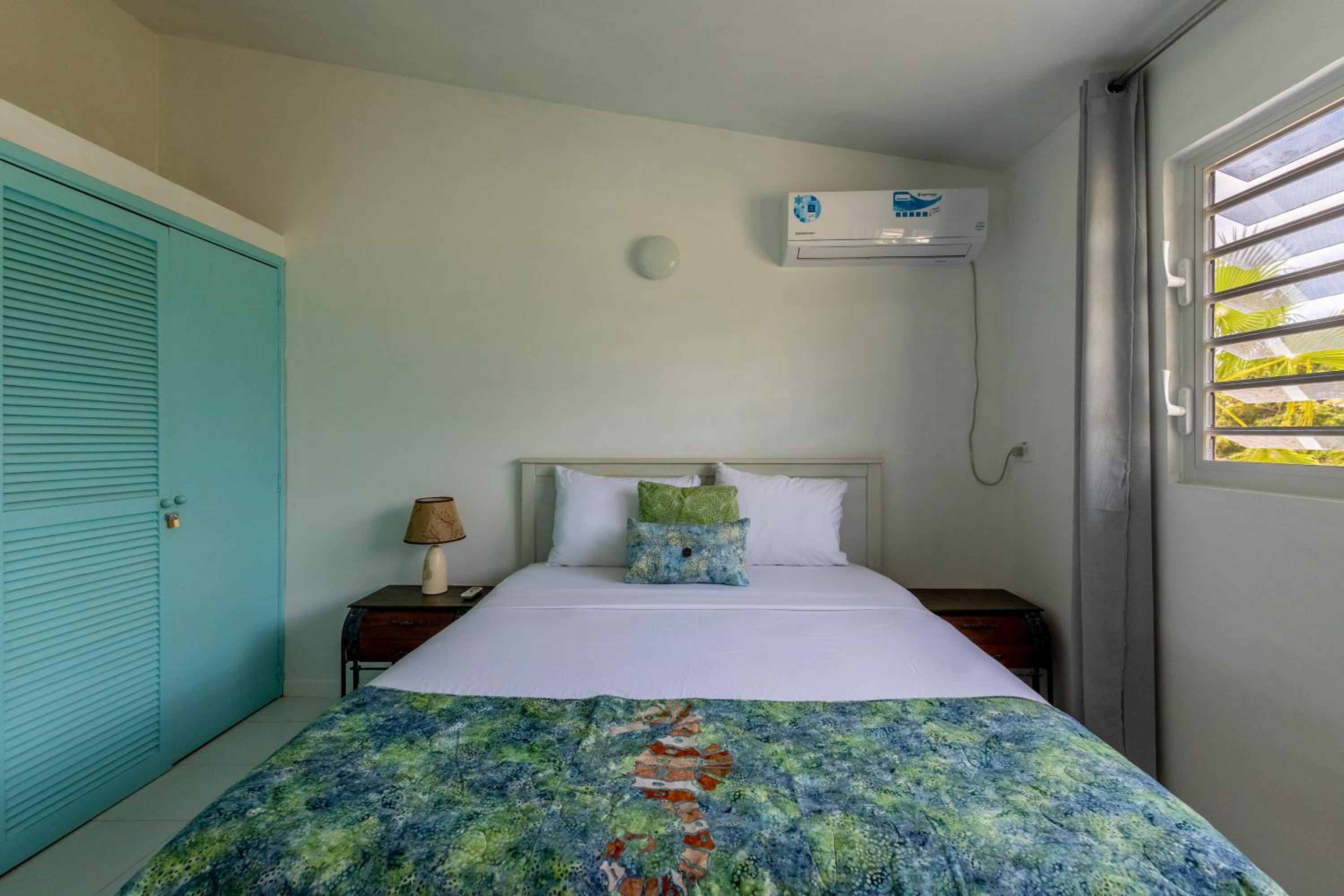 Lighthouse Beach Resort with Ocean View