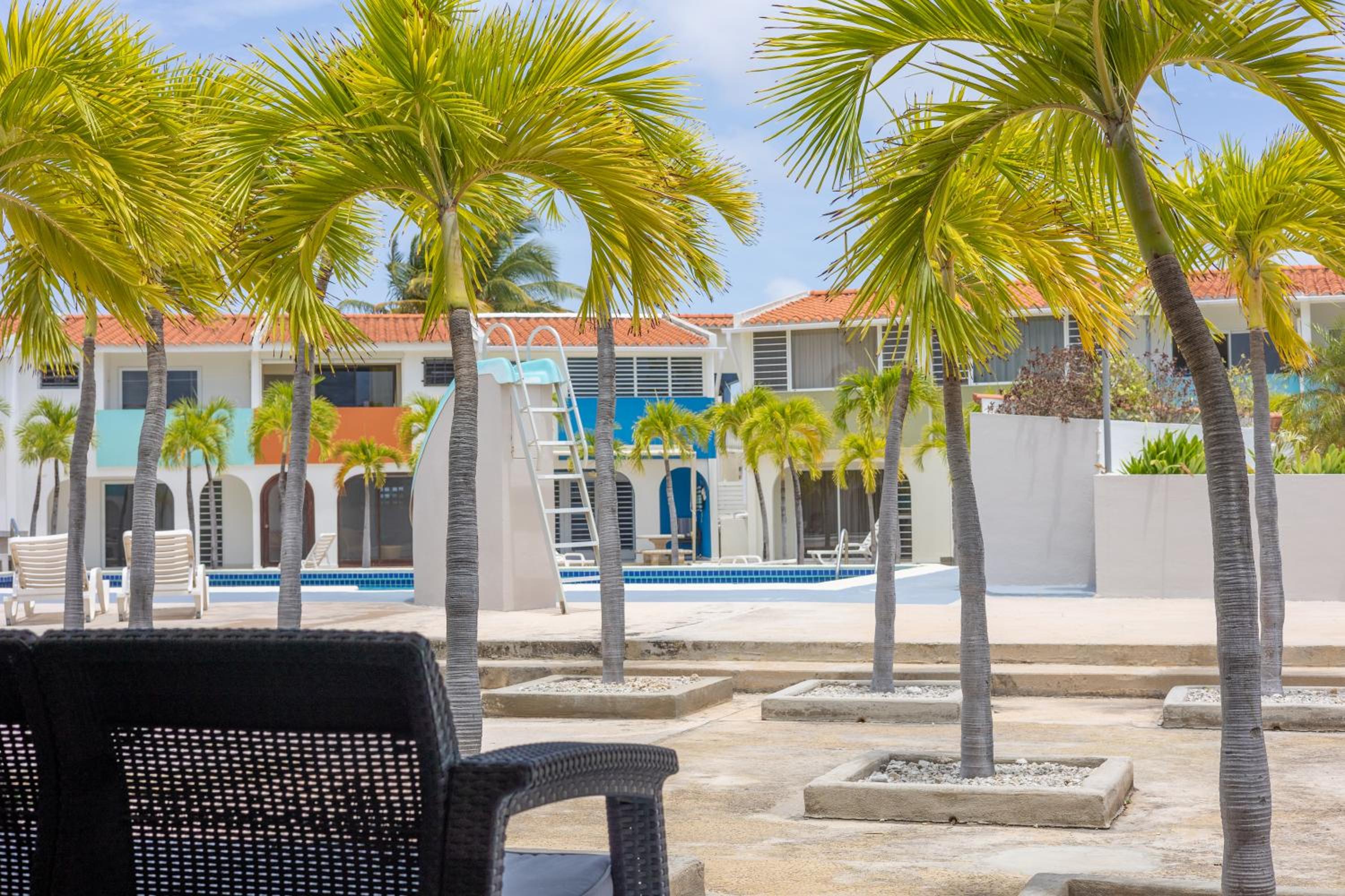 Lighthouse Beach Resort with Ocean View