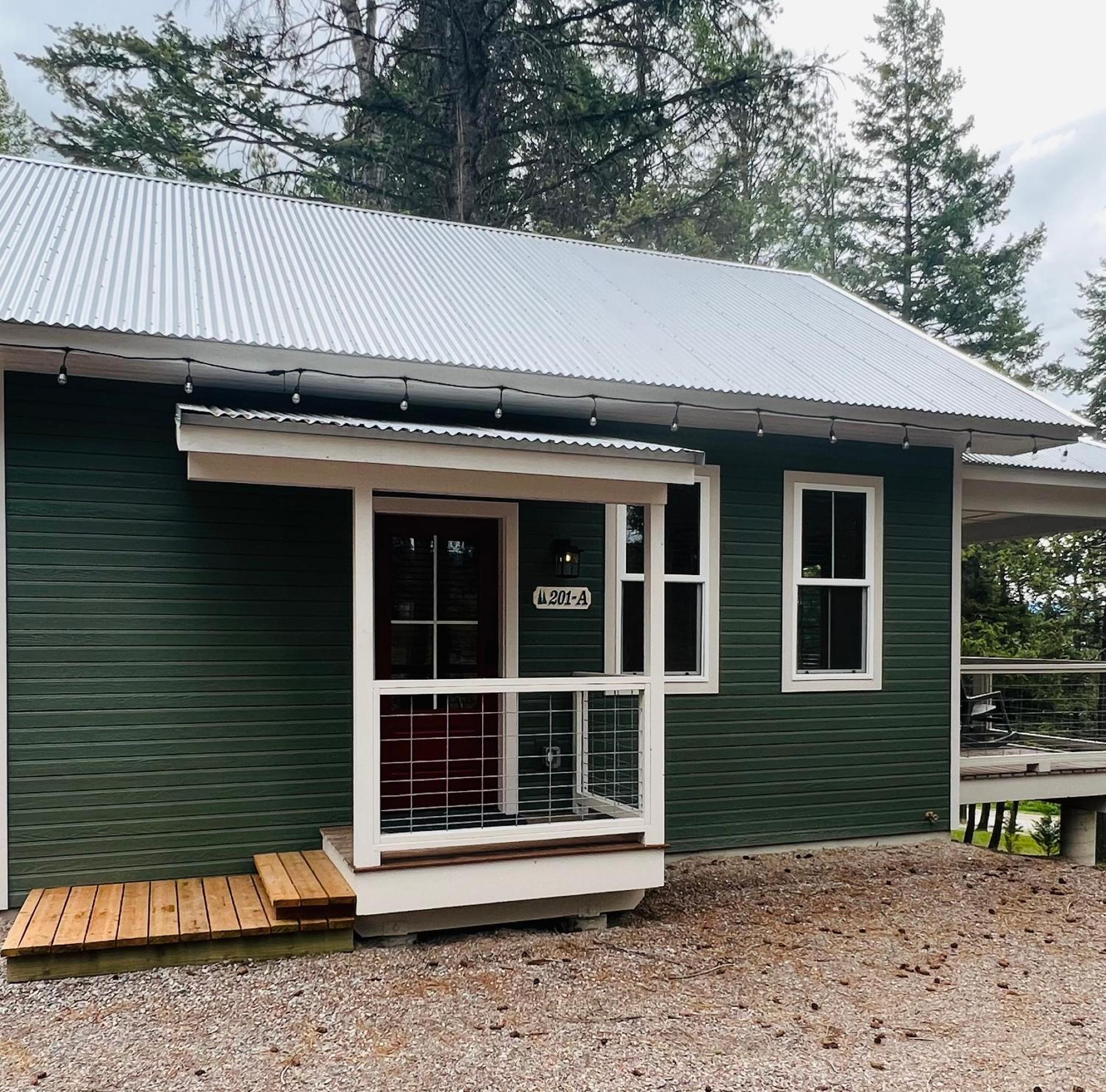 Elk Ridge Village 201A Cozy Cabin with views of Flathead Lake and the mountains