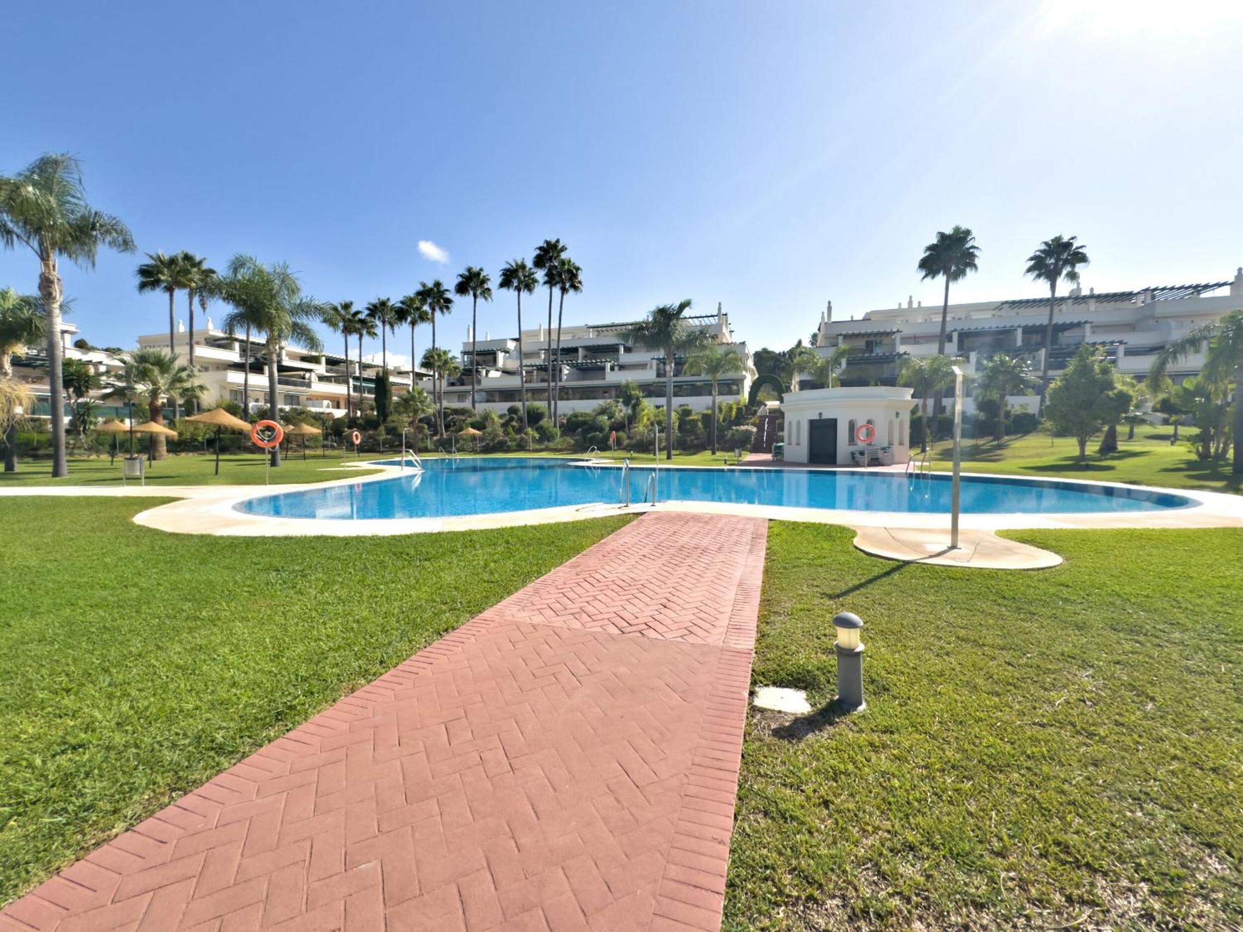 Moderno Apartamento Vacacional cerca de Puerto Banús-Playa