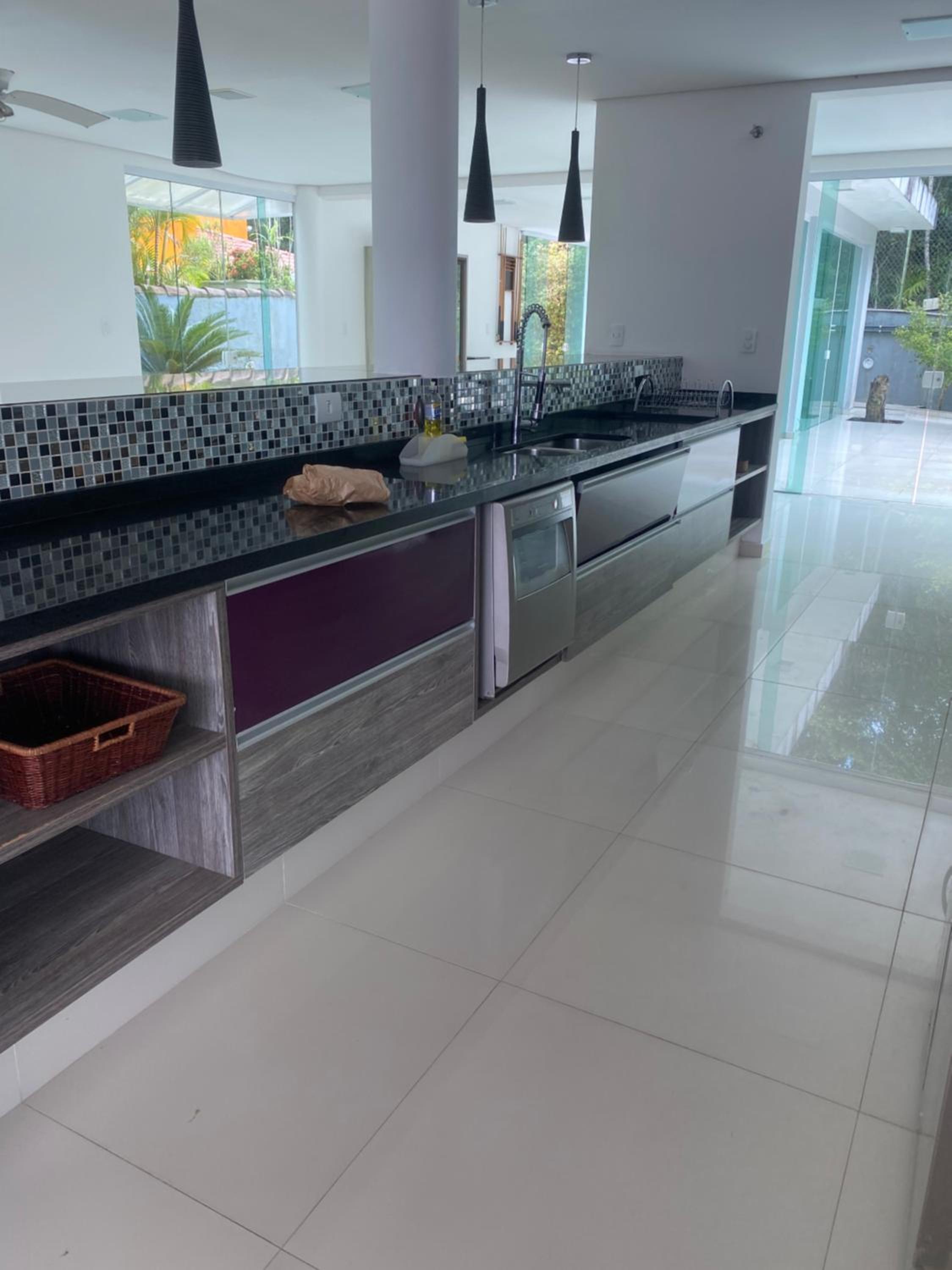 Casa de Praia em Condomínio Hanga Roa Bertioga