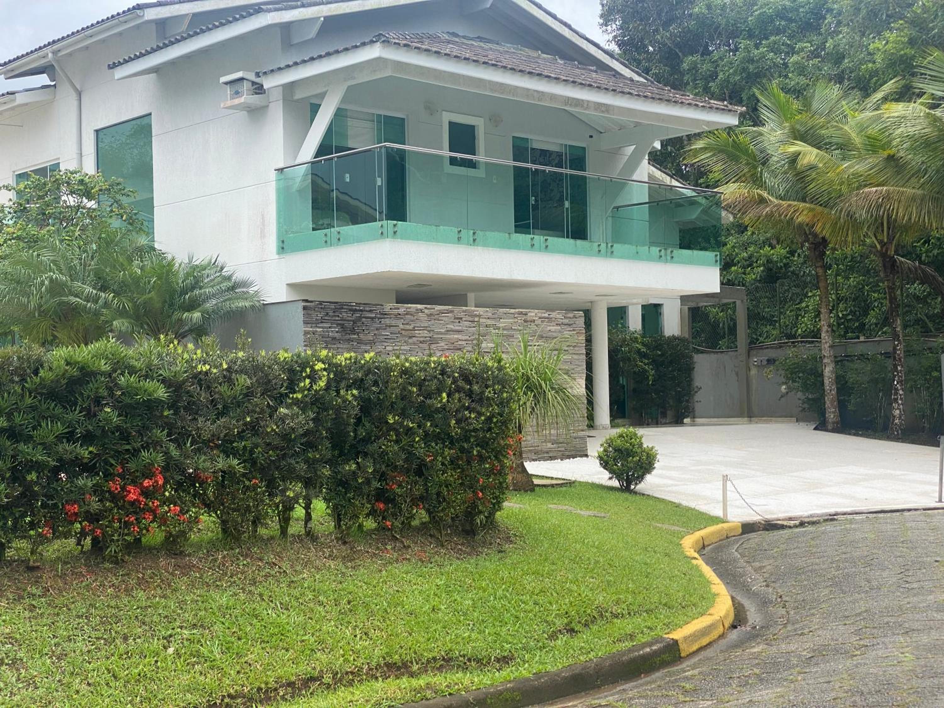 Casa de Praia em Condomínio Hanga Roa Bertioga