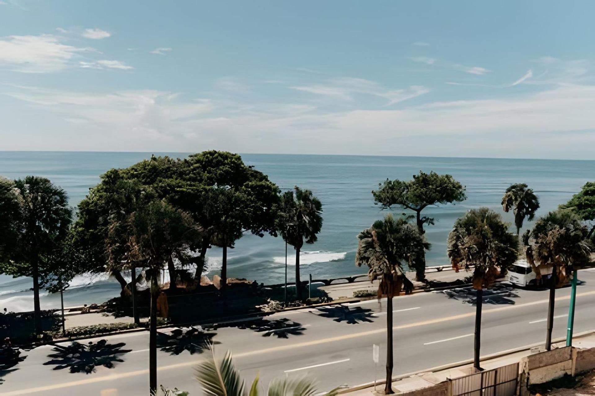 Oceanfront 3 Bedroom With Jacuzzi and Pool