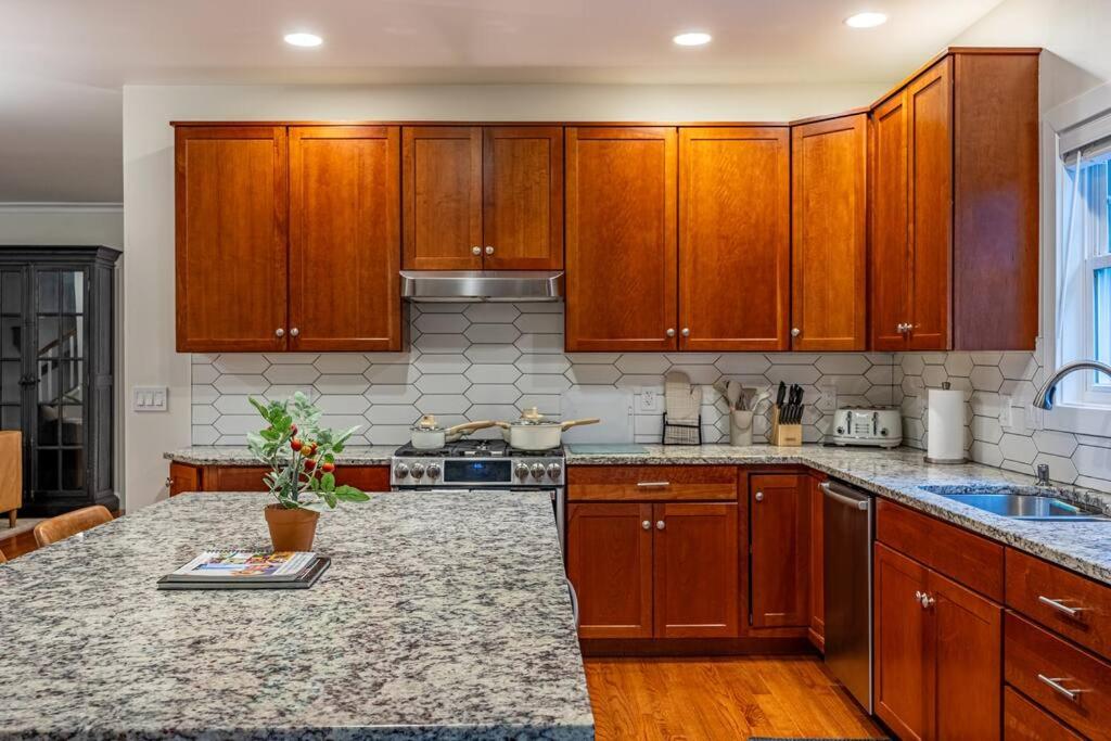 Luxurious Home Retreat with Gym Near DC