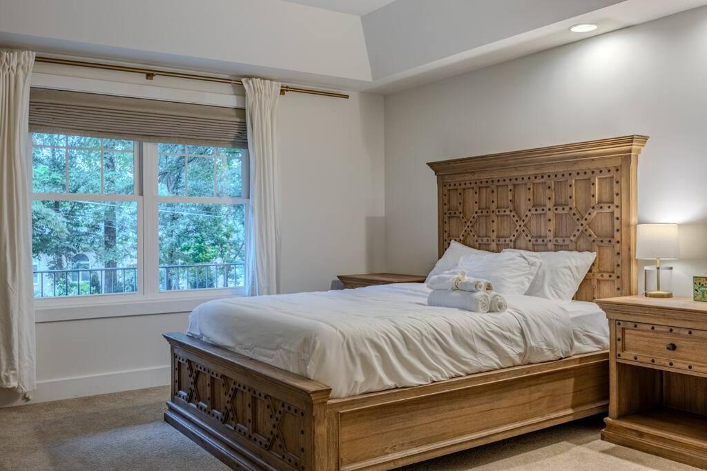 Luxurious Home Retreat with Gym Near DC