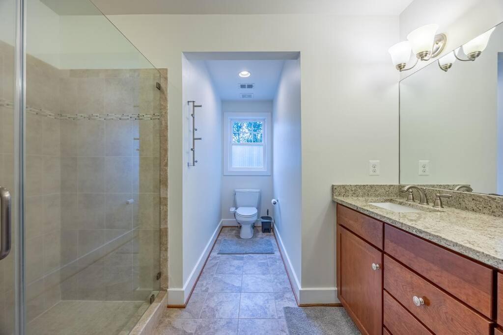Luxurious Home Retreat with Gym Near DC