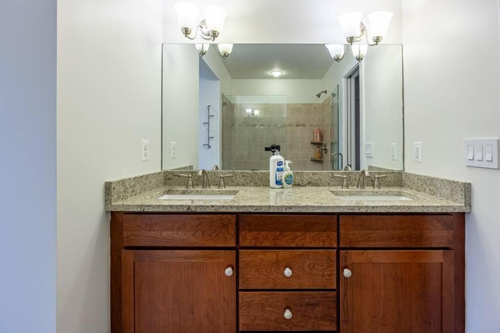 Luxurious Home Retreat with Gym Near DC
