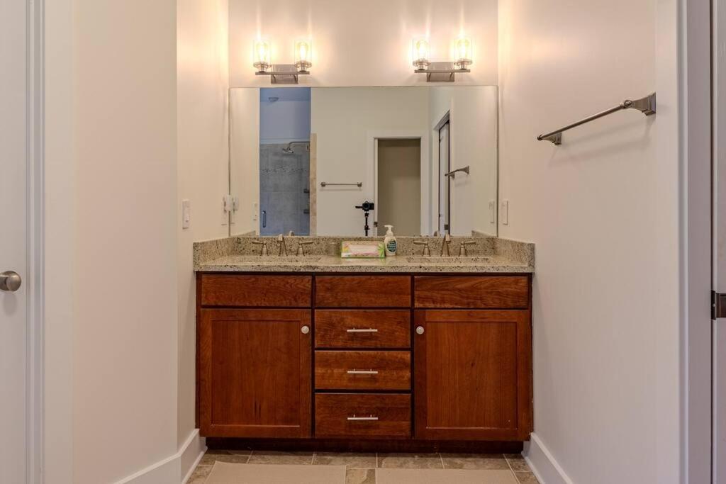 Luxurious Home Retreat with Gym Near DC