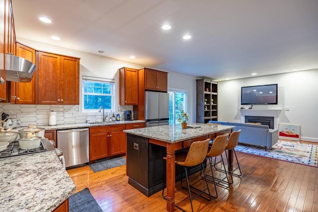 Luxurious Home Retreat with Gym Near DC