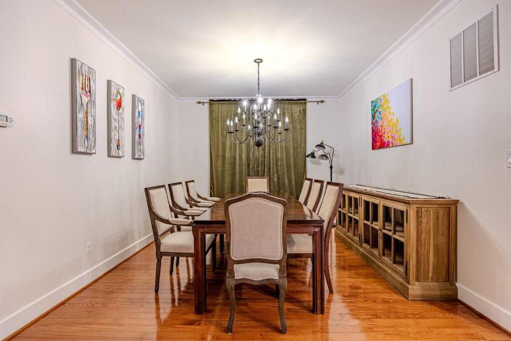 Luxurious Home Retreat with Gym Near DC