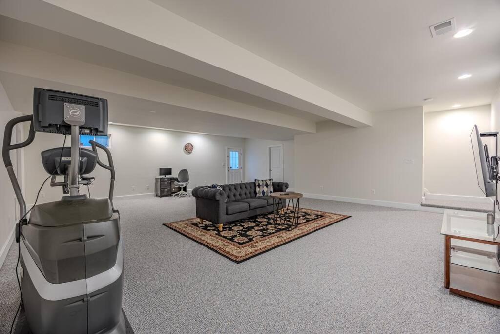 Luxurious Home Retreat with Gym Near DC
