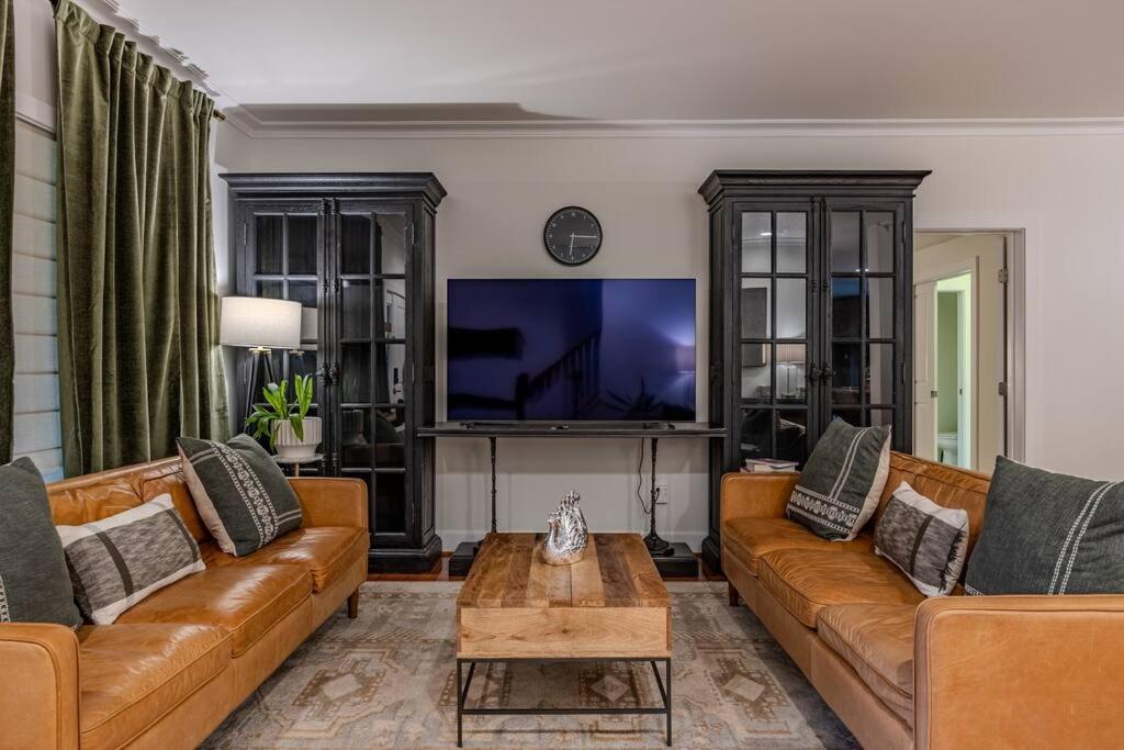 Luxurious Home Retreat with Gym Near DC