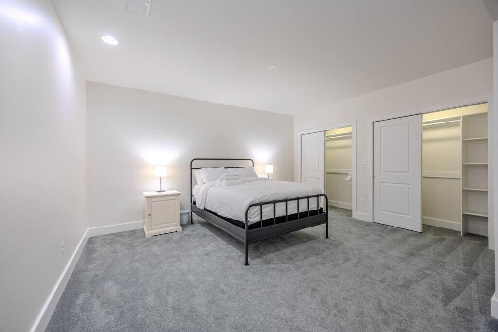 Luxurious Home Retreat with Gym Near DC