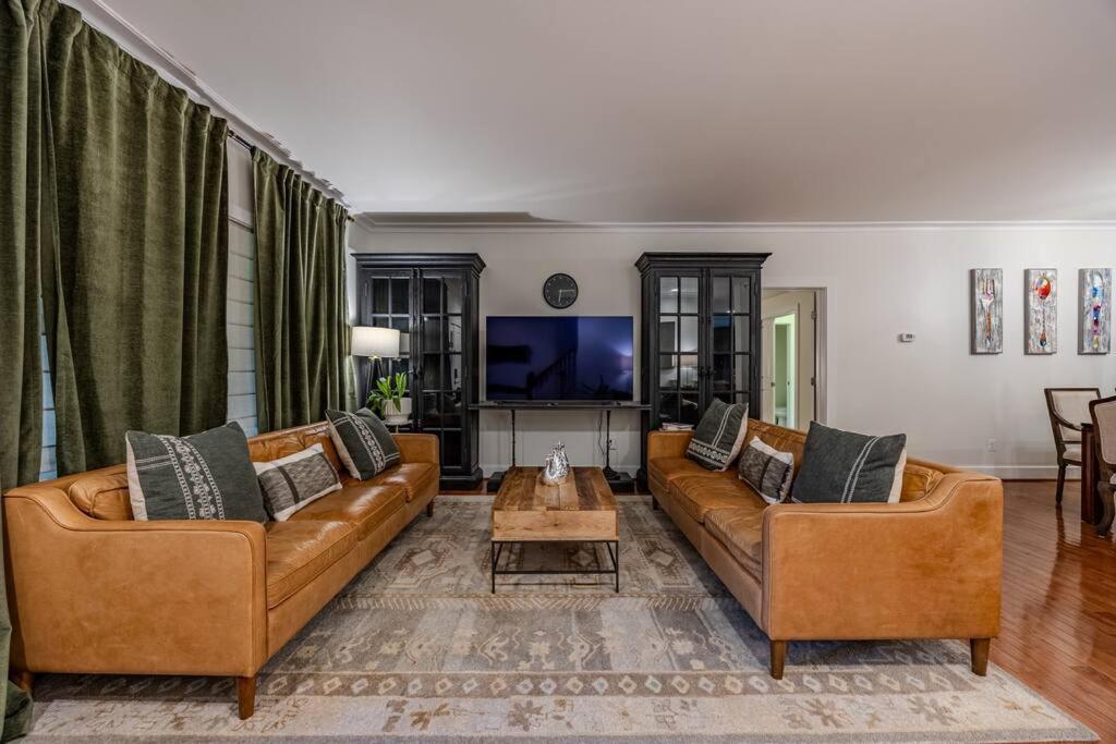 Luxurious Home Retreat with Gym Near DC